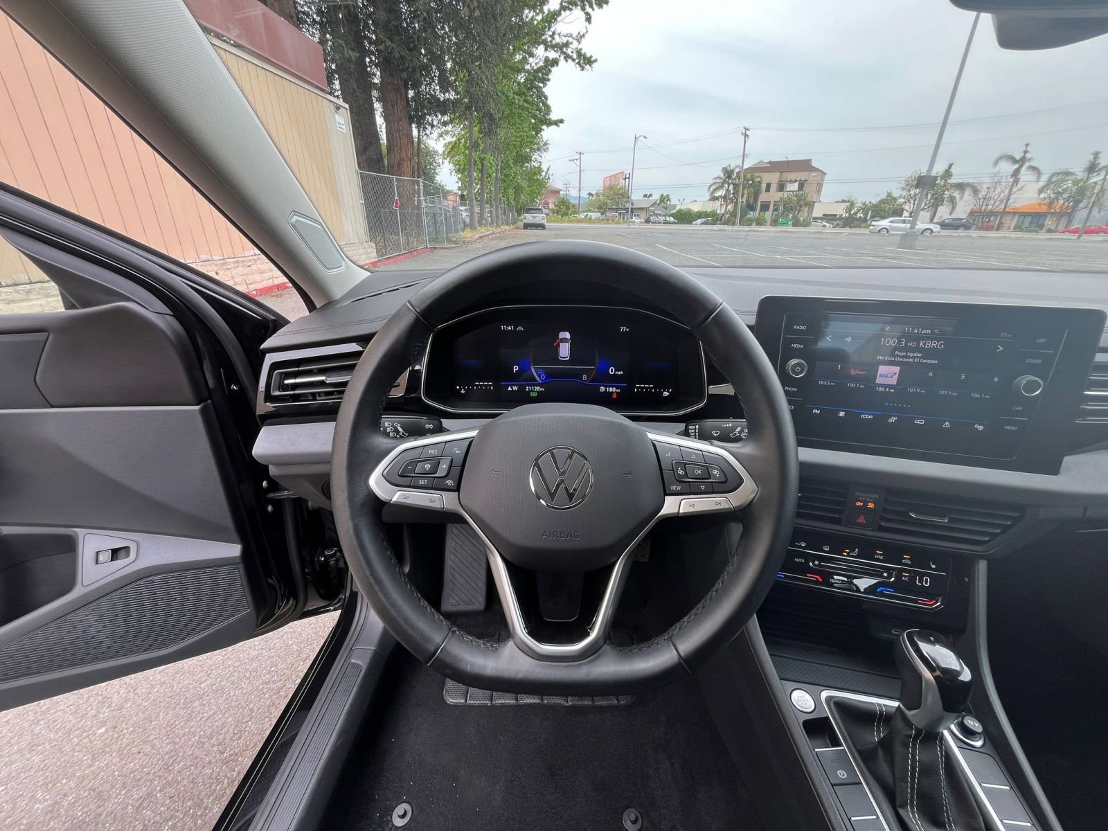 Thumbnail: 2025 Volkswagen Jetta - 34