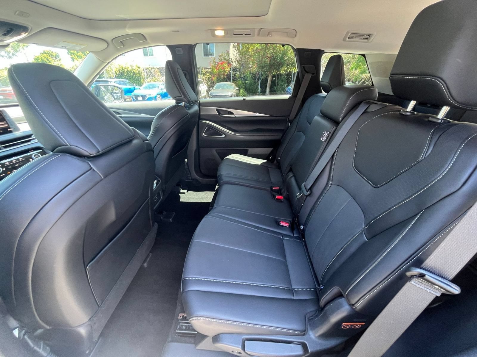 Thumbnail: 2026 INFINITI QX60 - 29