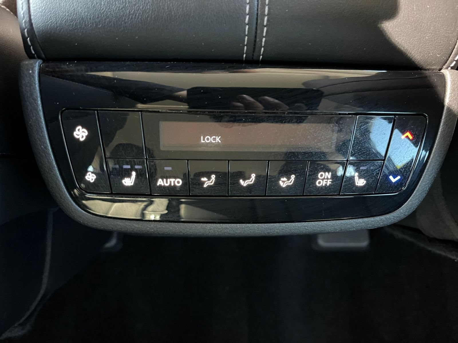 Thumbnail: 2026 INFINITI QX60 - 25