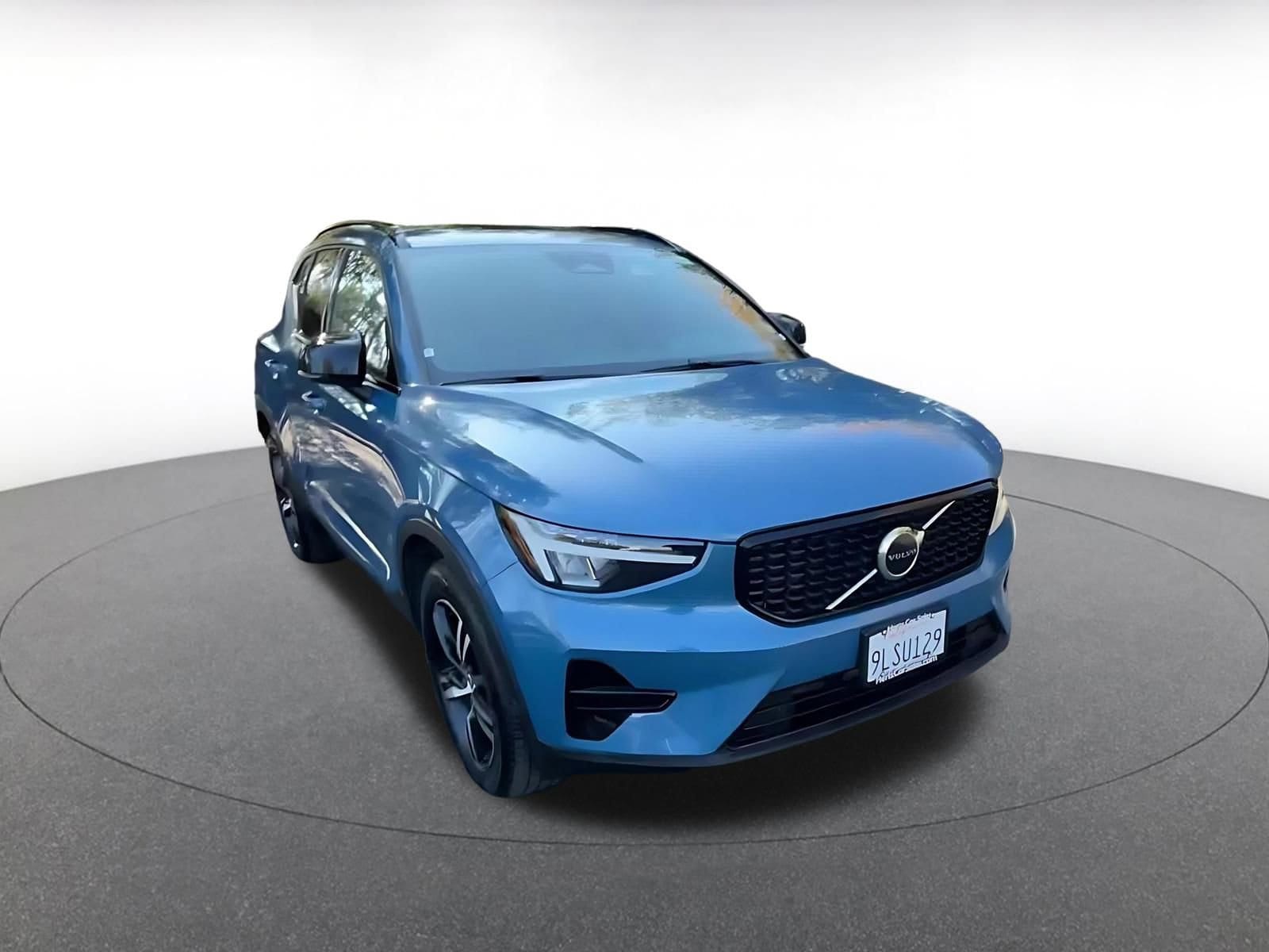 Thumbnail: 2024 Volvo XC40 - 3