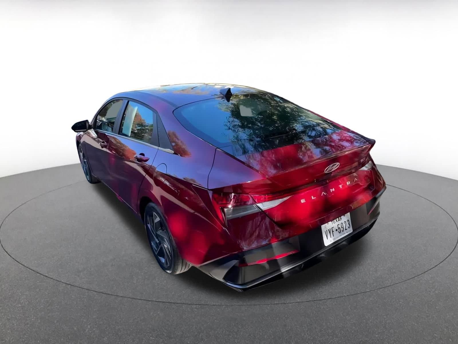 Thumbnail: 2025 Hyundai Elantra - 10