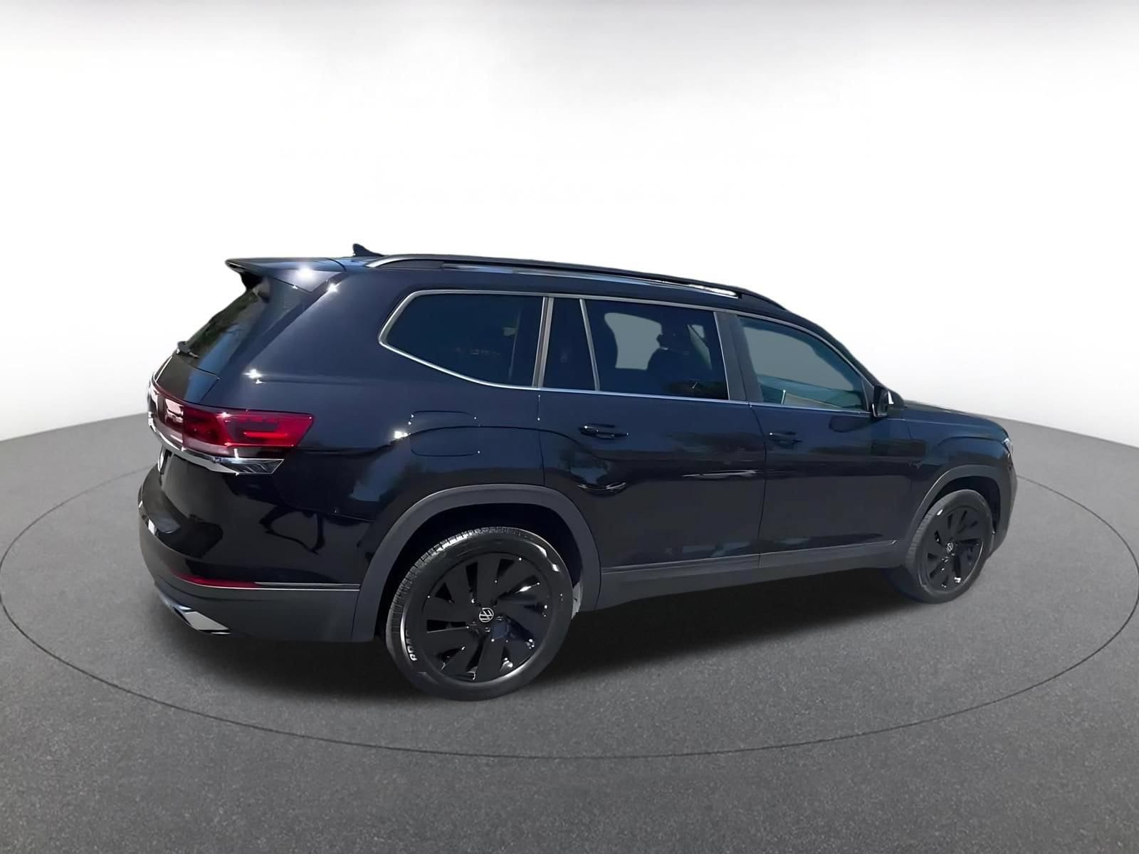 Thumbnail: 2026 Volkswagen Atlas - 14