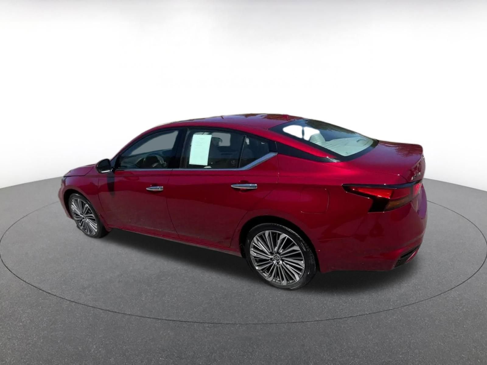 Thumbnail: 2024 Nissan Altima - 10