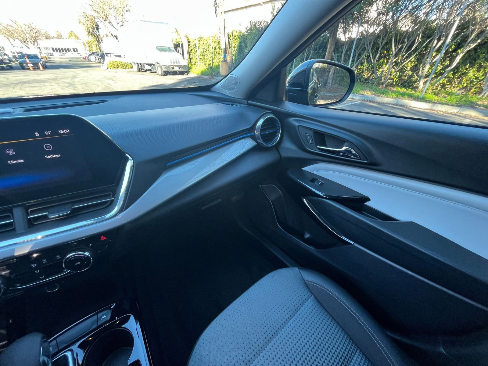 Thumbnail: 2025 Chevrolet Trax - 33