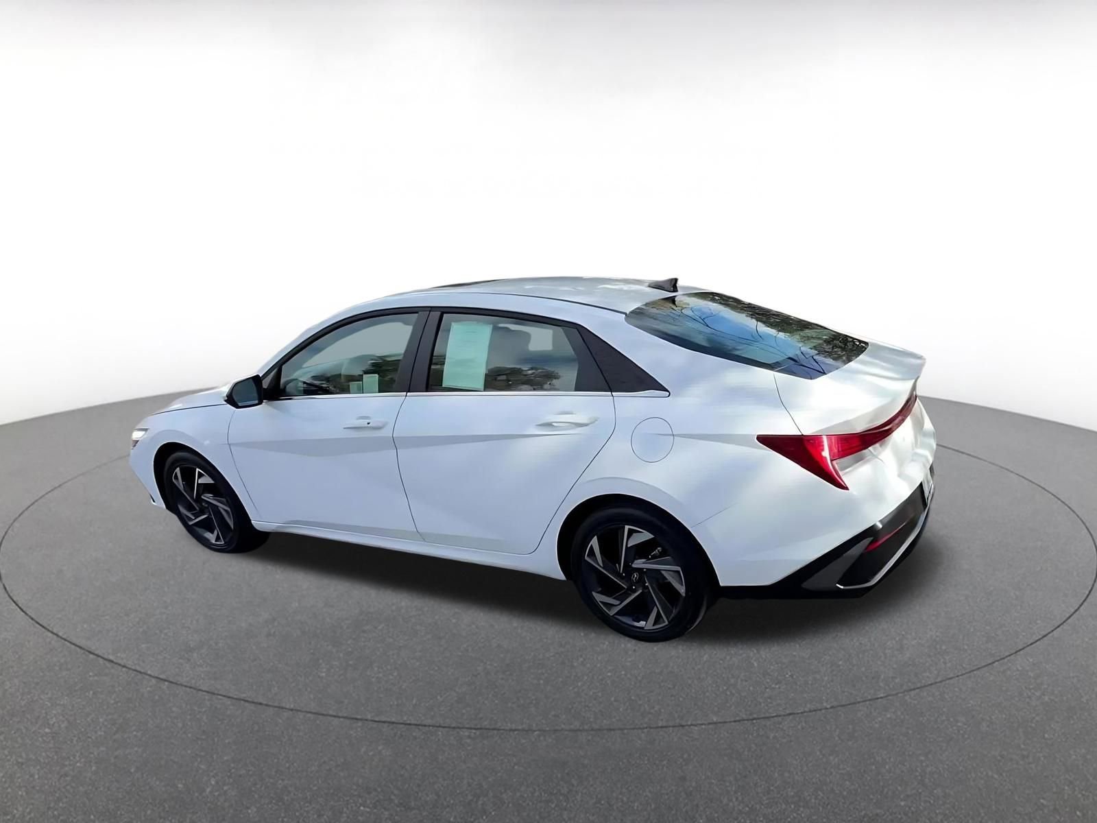 Thumbnail: 2025 Hyundai Elantra - 10