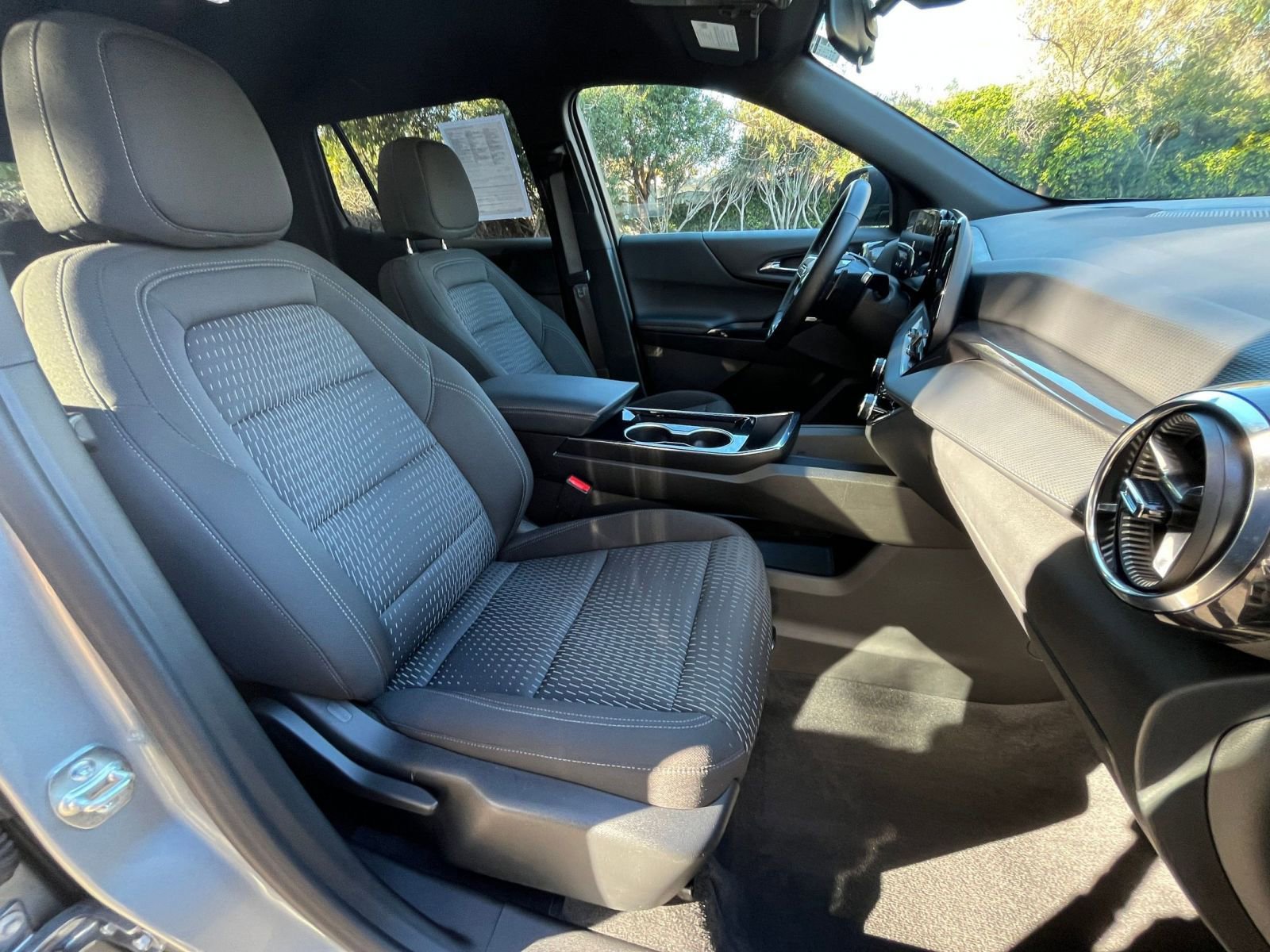 Thumbnail: 2025 Chevrolet Equinox - 35