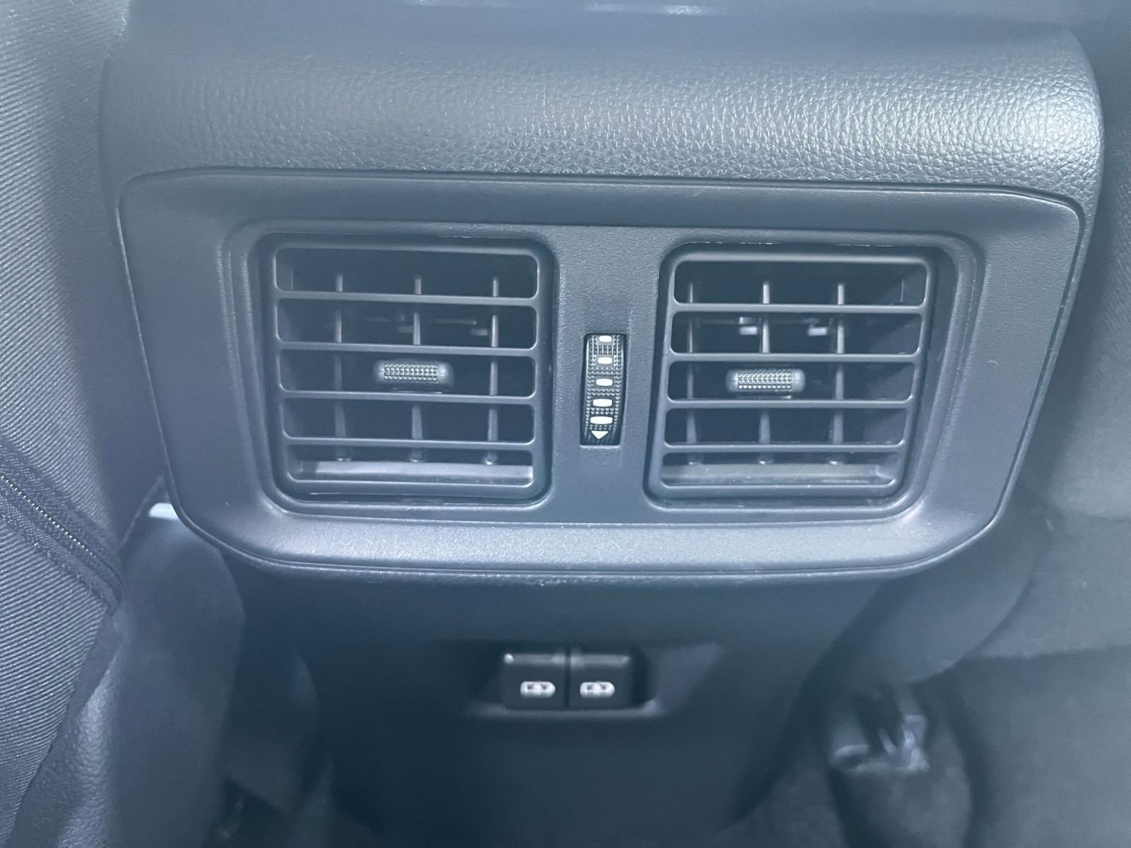 Thumbnail: 2025 Toyota RAV4 - 23