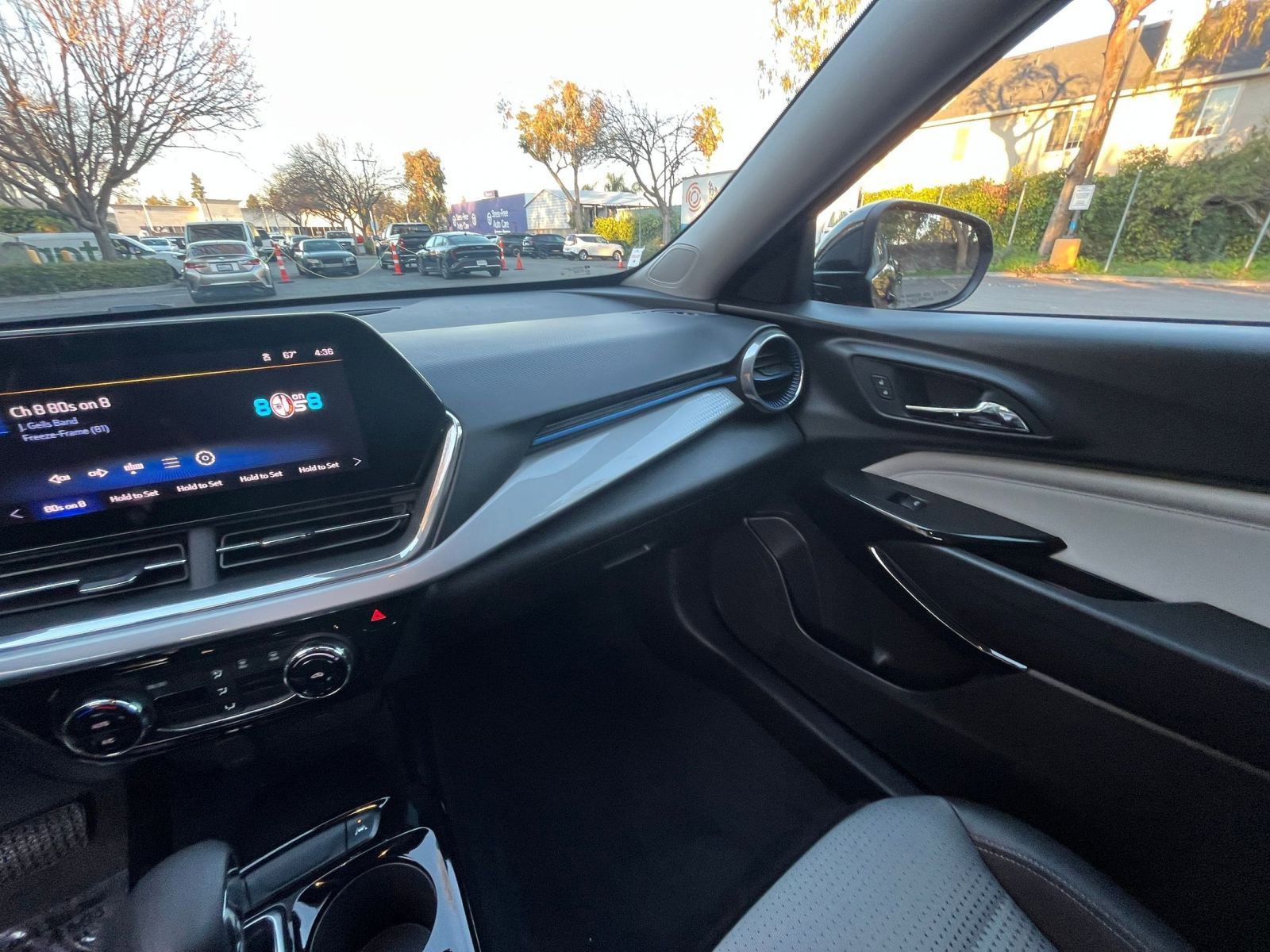 Thumbnail: 2025 Chevrolet Trax - 33