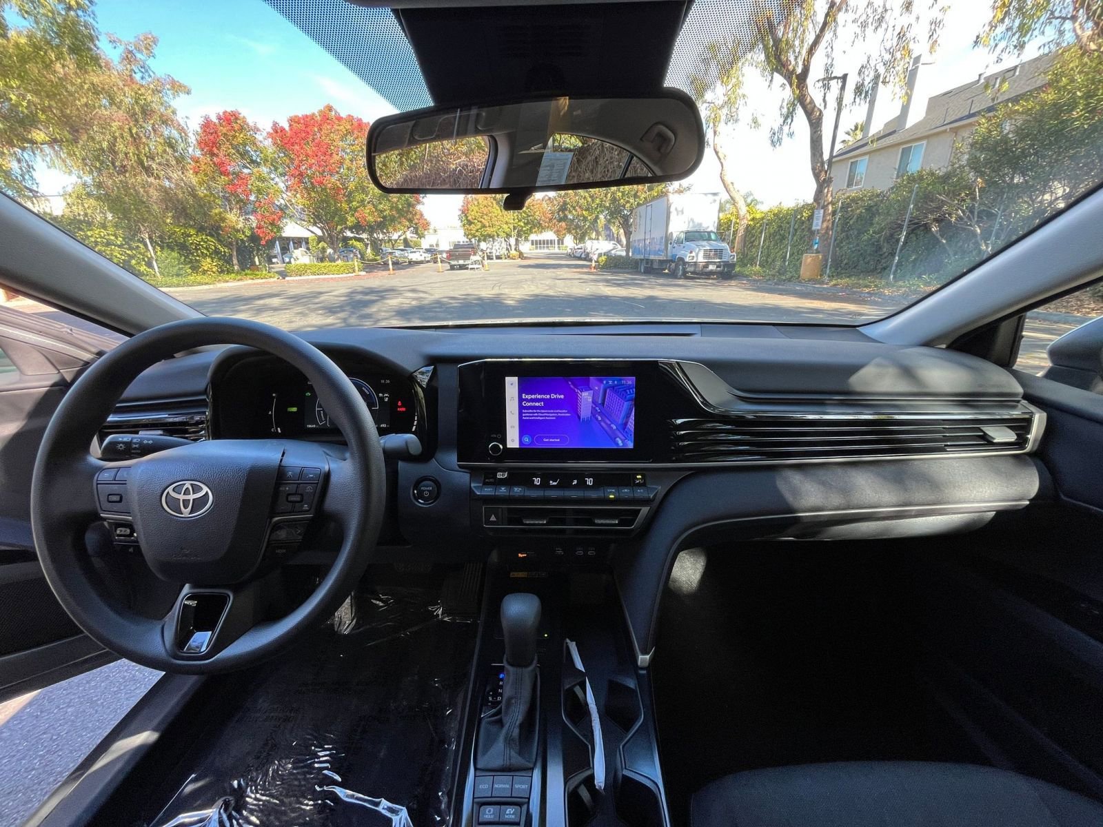 Thumbnail: 2025 Toyota Camry - 32