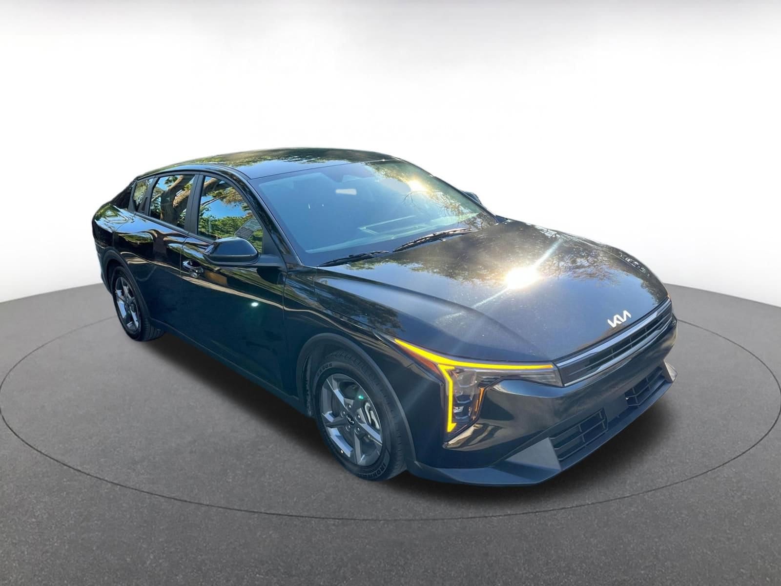 Thumbnail: 2025 Kia K4 - 1