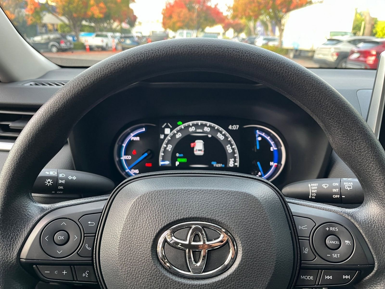 Thumbnail: 2025 Toyota RAV4 - 27