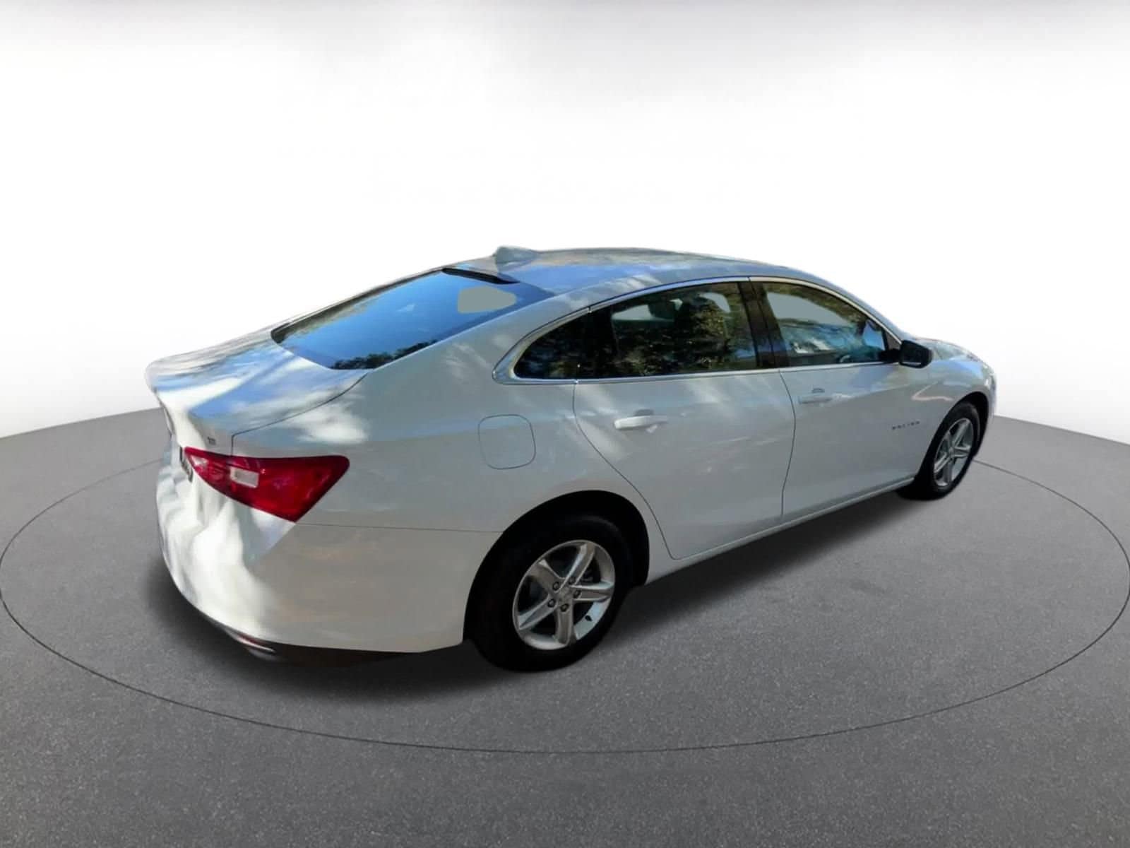 Thumbnail: 2024 Chevrolet Malibu - 15