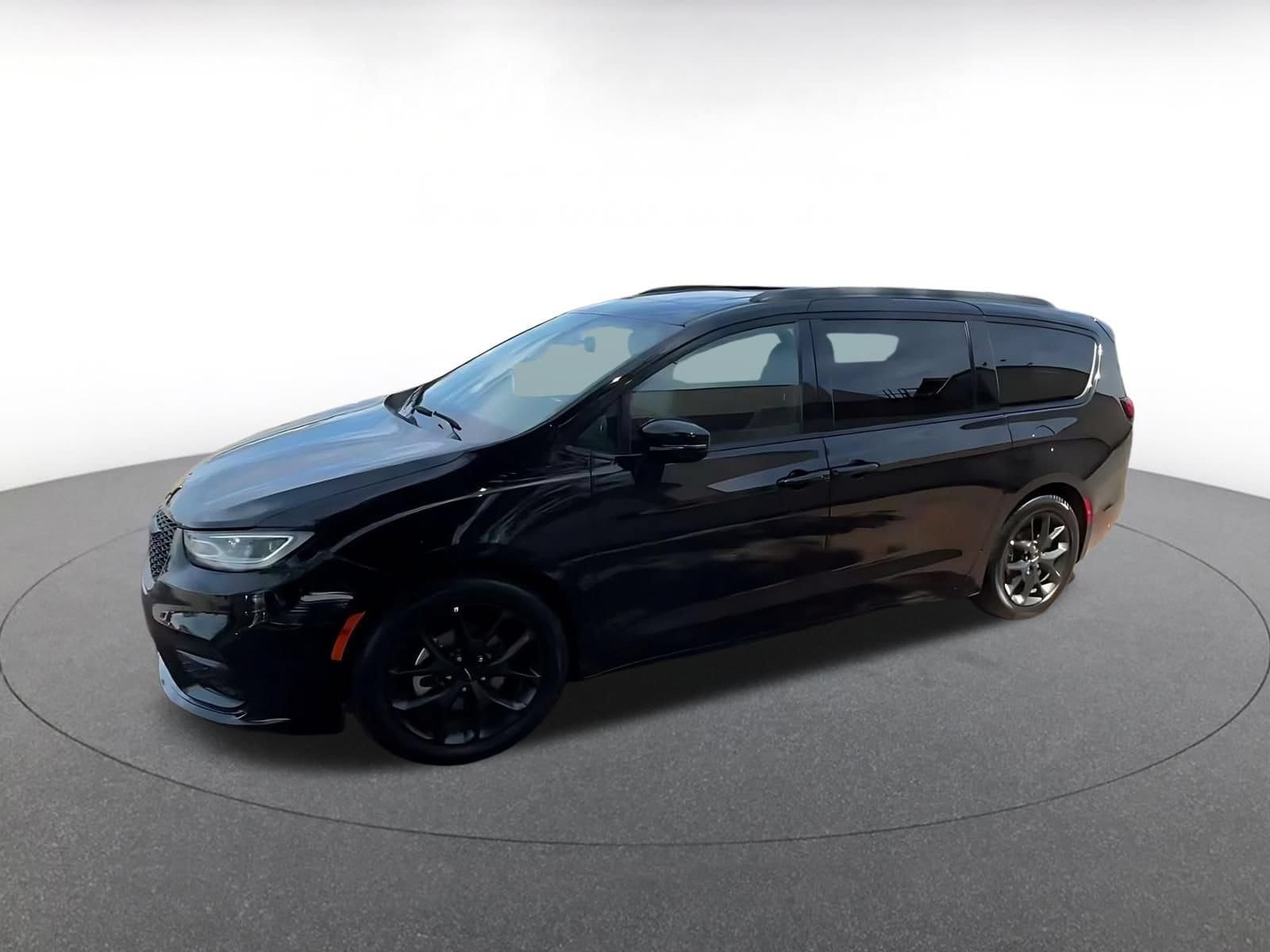 Thumbnail: 2025 Chrysler Pacifica - 6