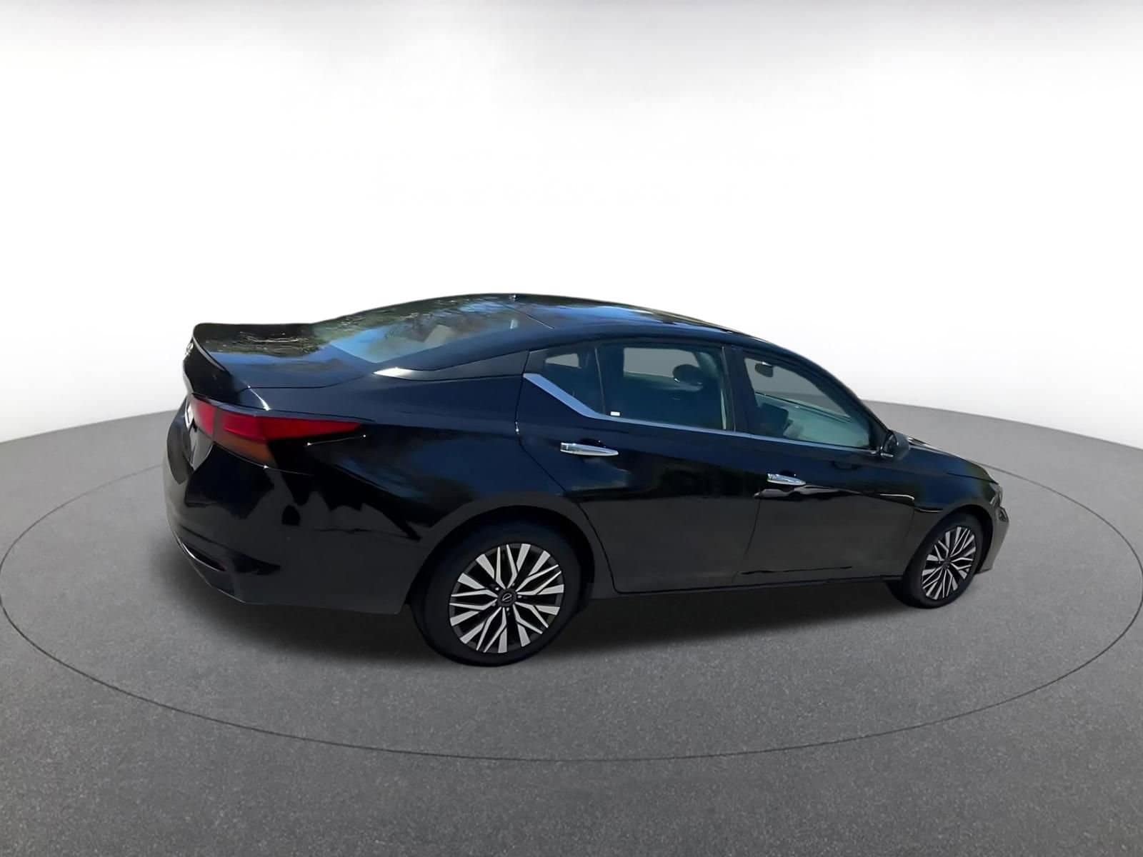 Thumbnail: 2025 Nissan Altima - 15