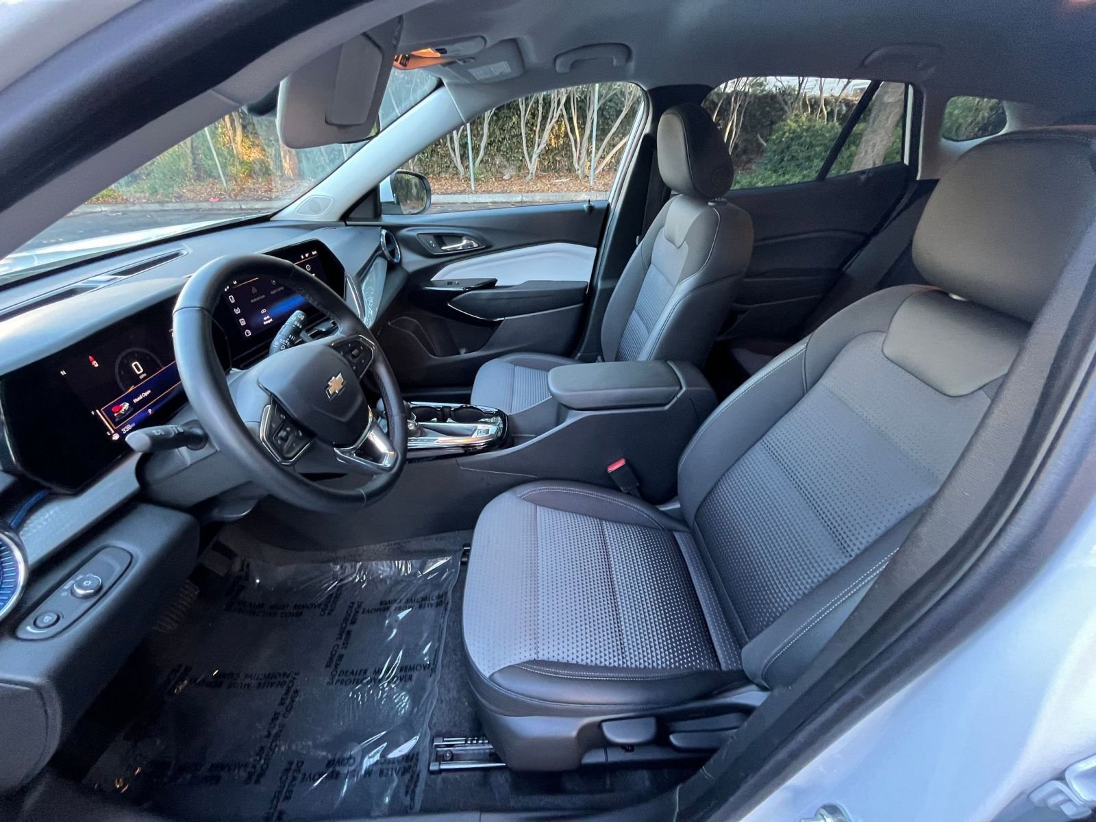 Thumbnail: 2025 Chevrolet Trax - 24