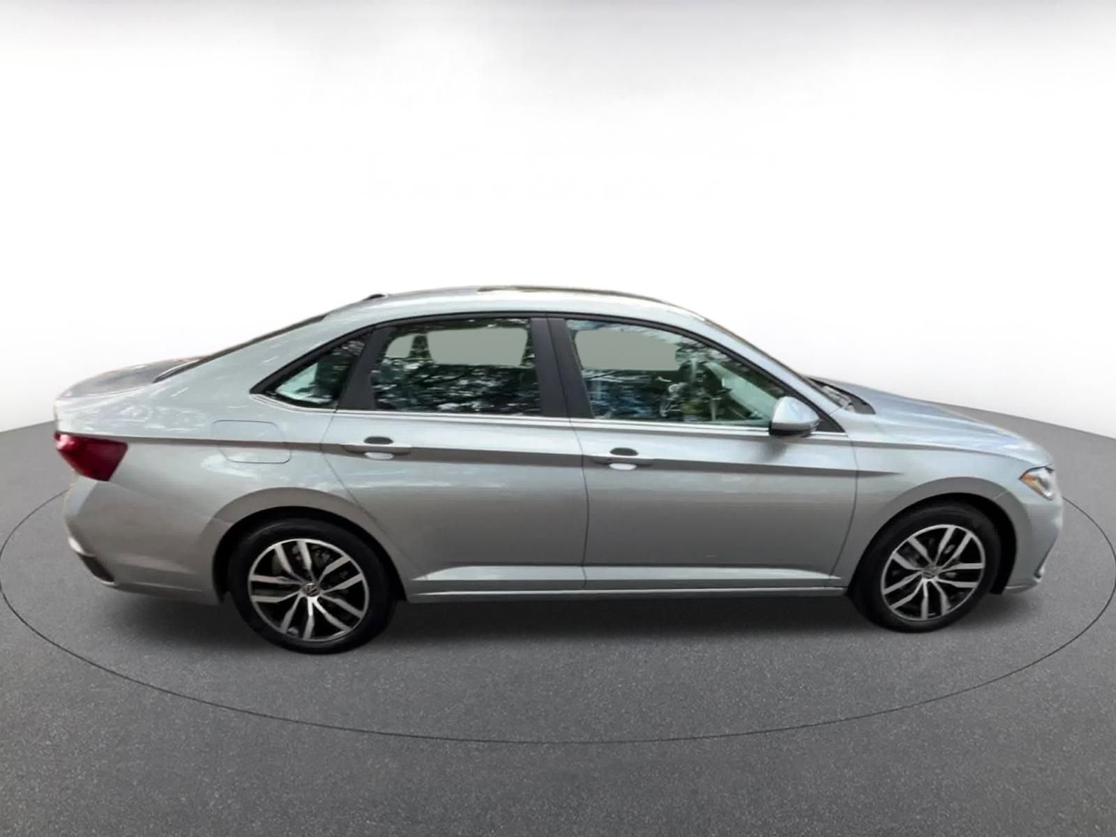 Thumbnail: 2025 Volkswagen Jetta - 16