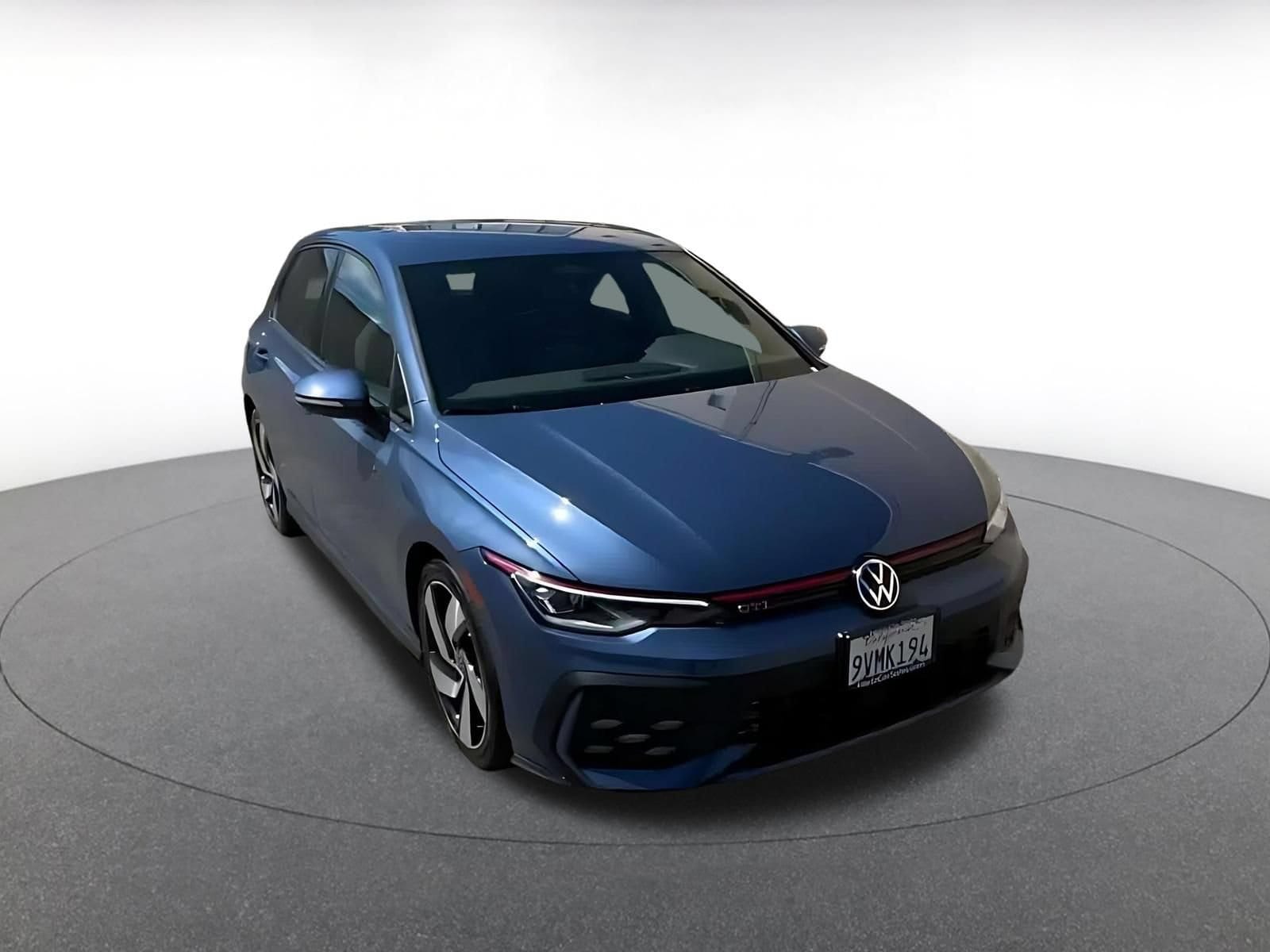 Thumbnail: 2026 Volkswagen Golf - 3