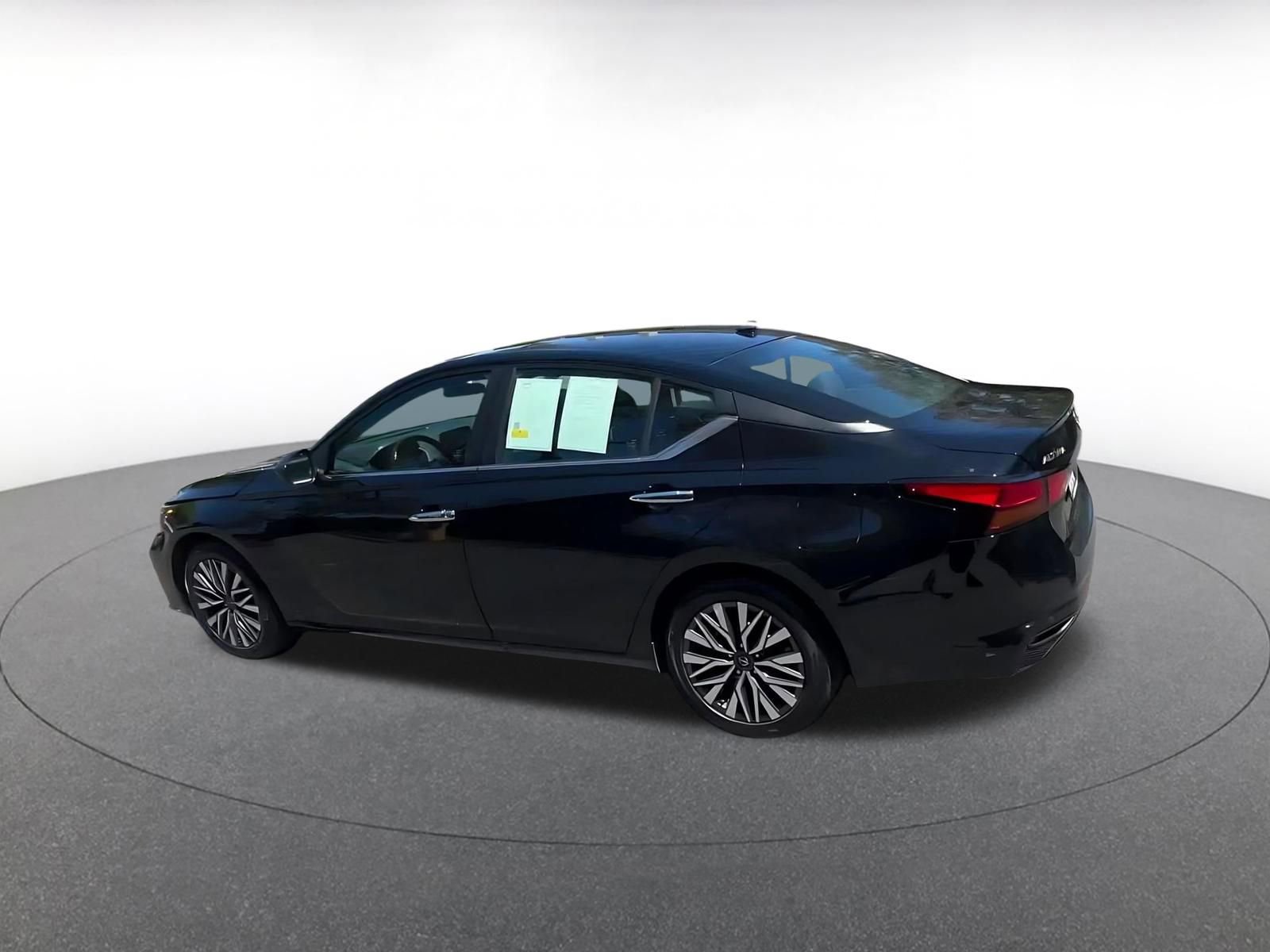 Thumbnail: 2025 Nissan Altima - 10