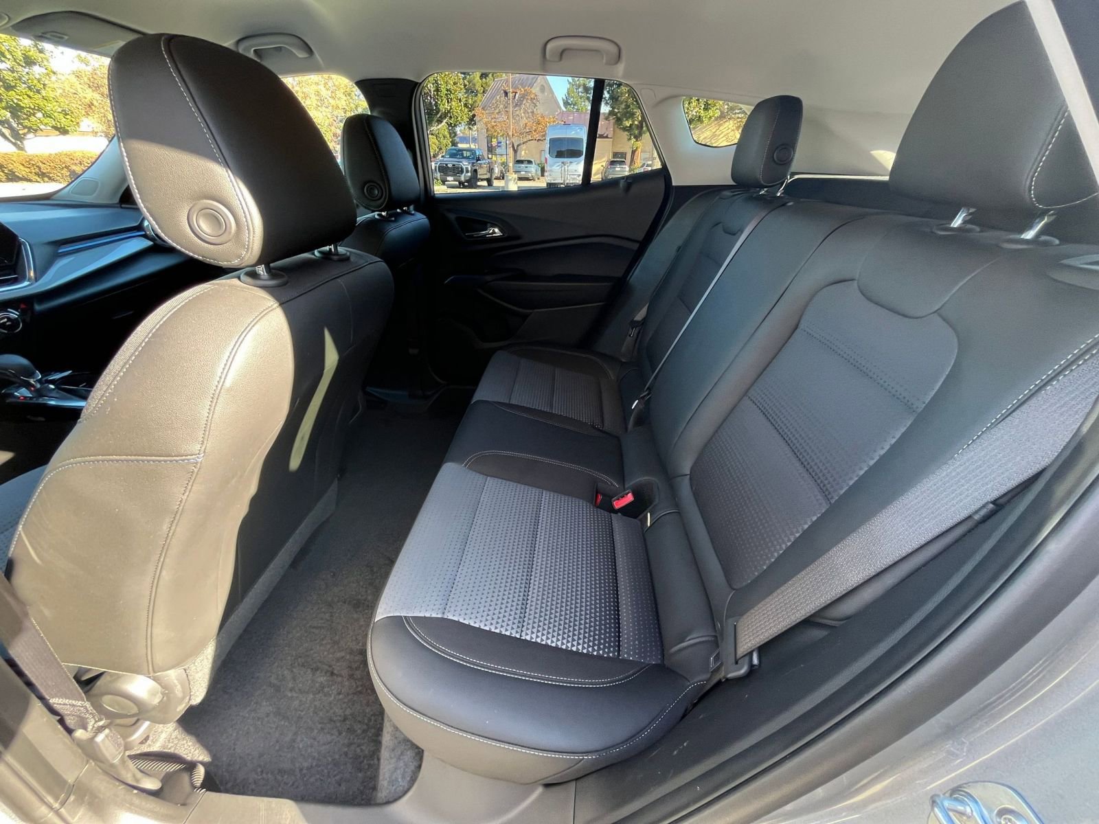 Thumbnail: 2025 Chevrolet Trax - 23