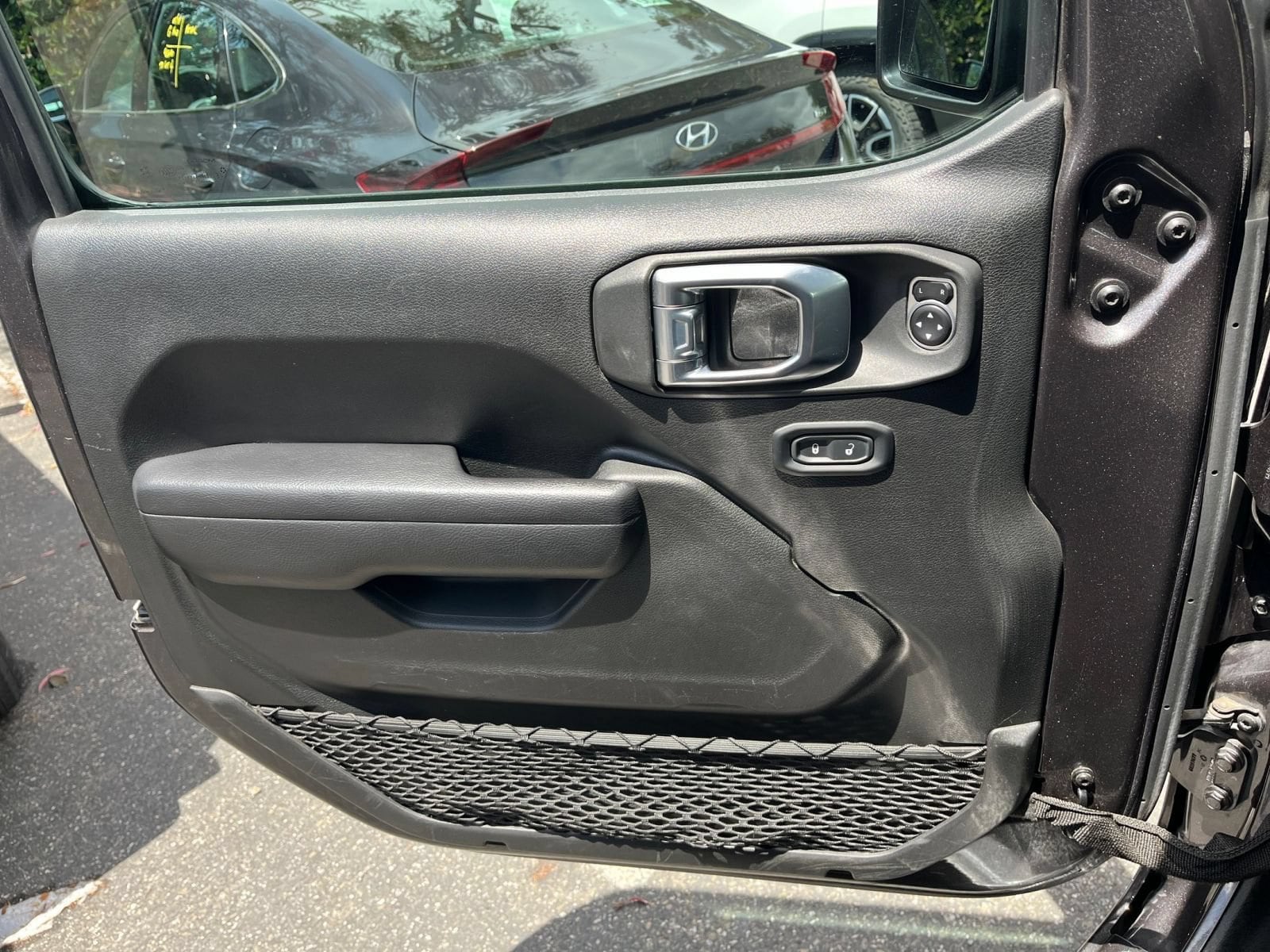 Thumbnail: 2025 Jeep Wrangler - 18