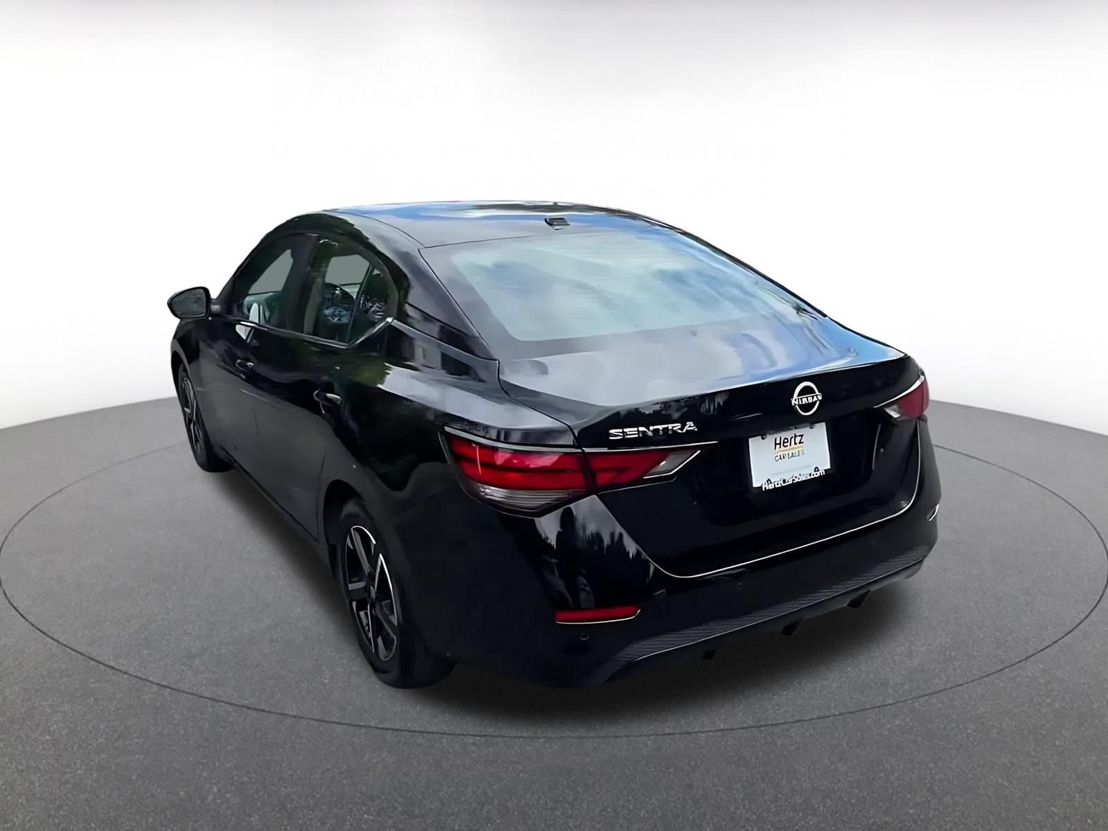 Thumbnail: 2025 Nissan Sentra - 10