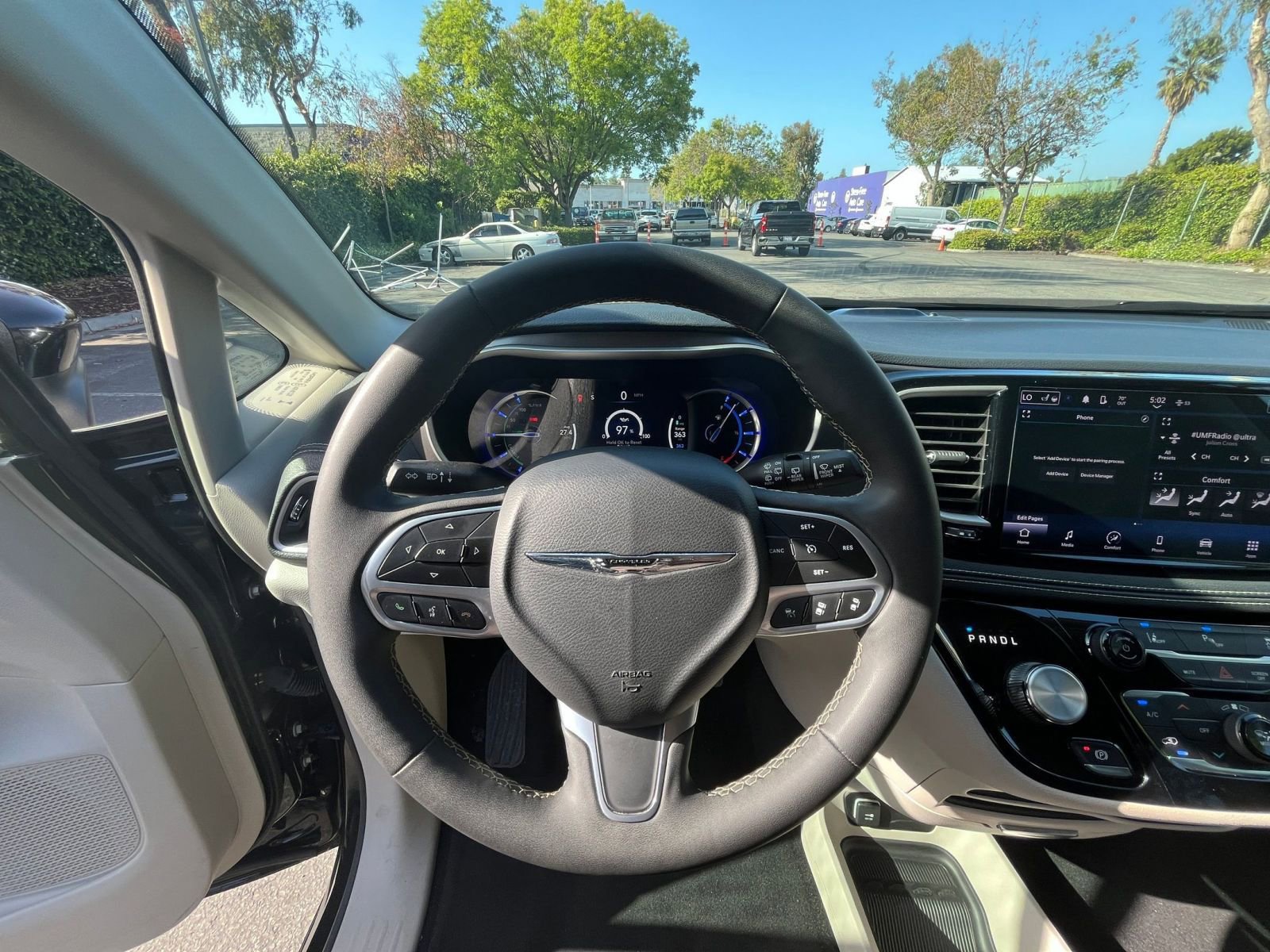 Thumbnail: 2023 Chrysler Pacifica - 35