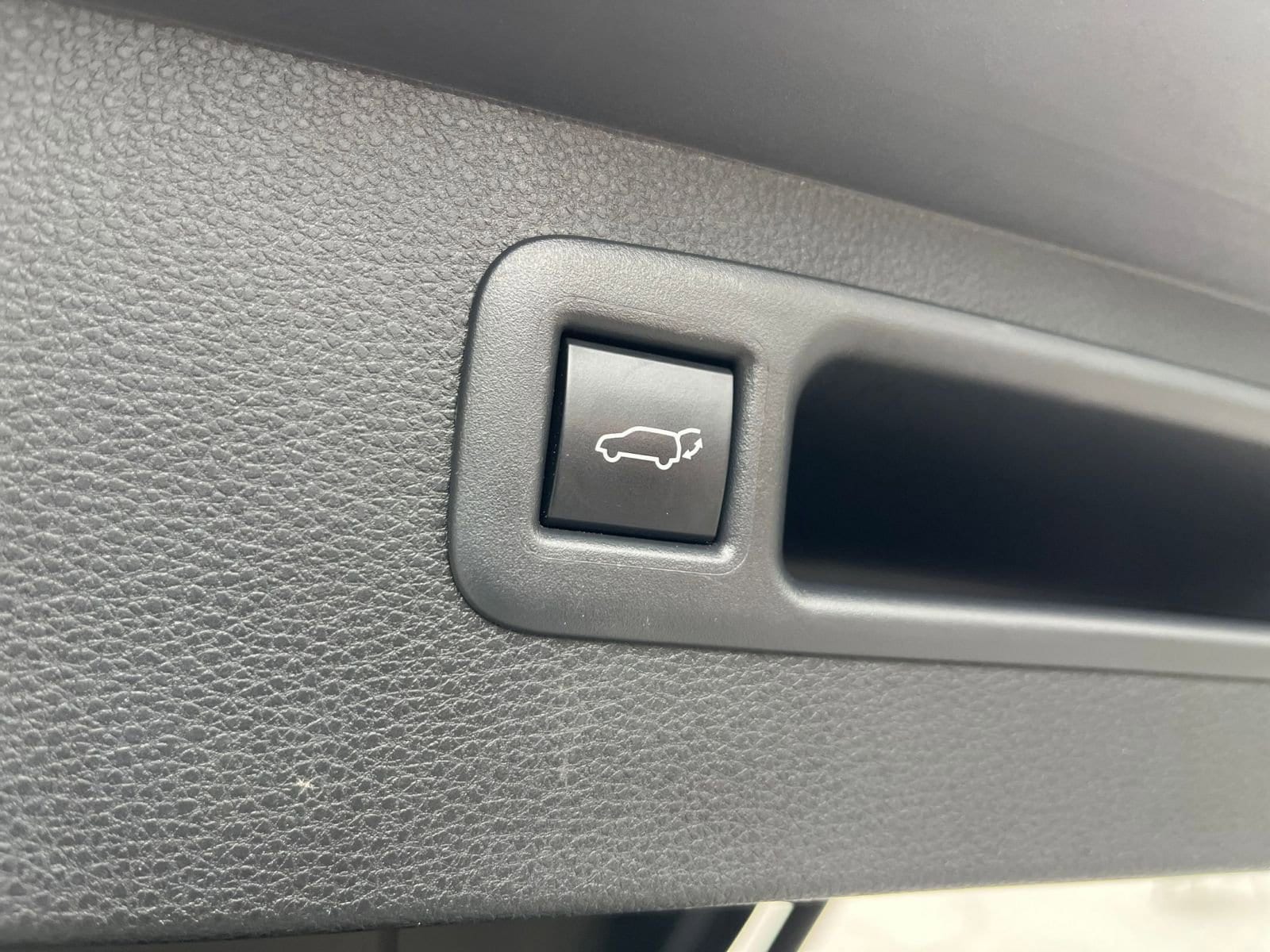 Thumbnail: 2025 Toyota Highlander - 23