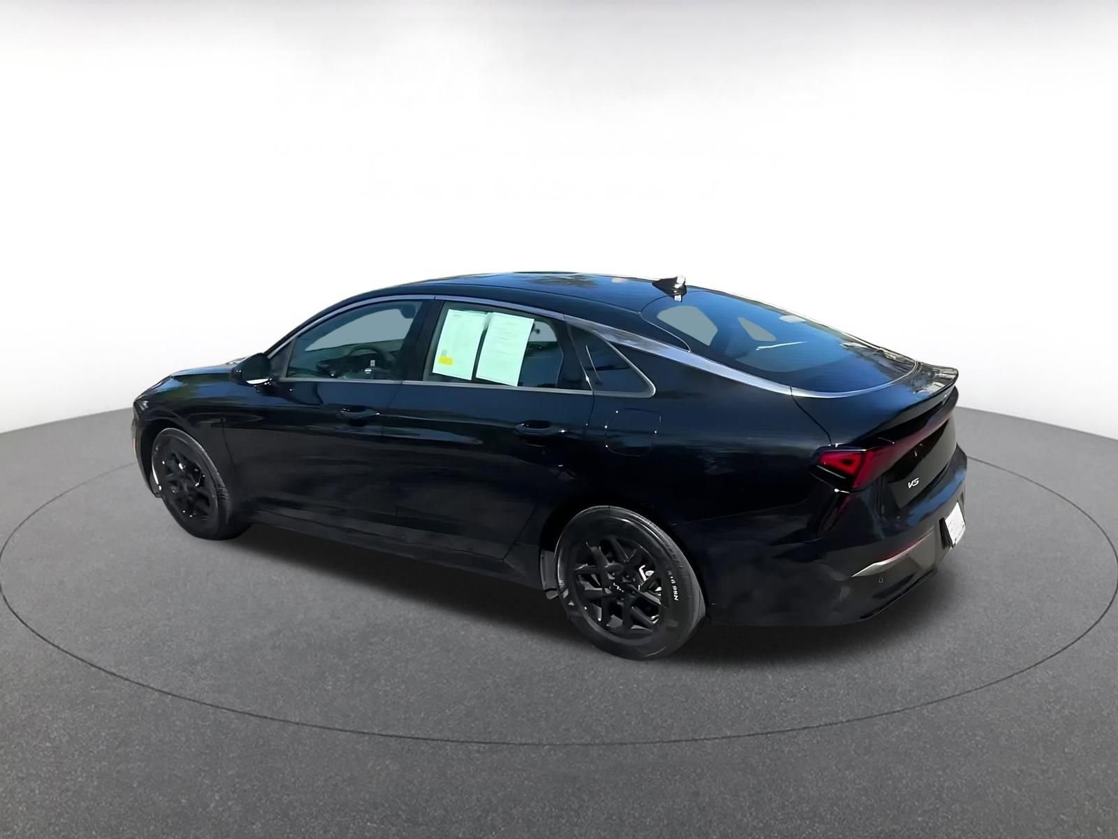 Thumbnail: 2025 Kia K5 - 10