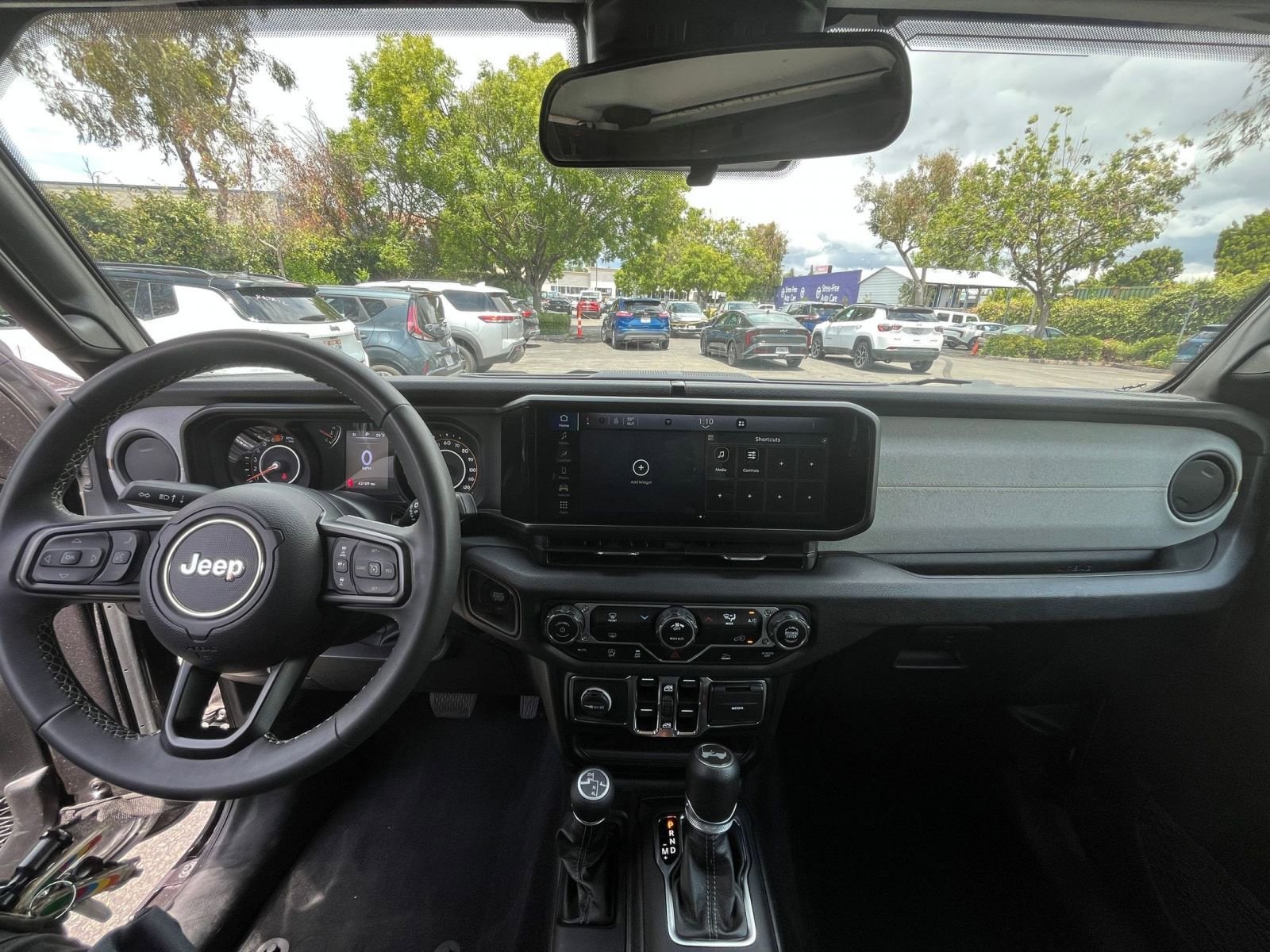 Thumbnail: 2025 Jeep Wrangler - 32