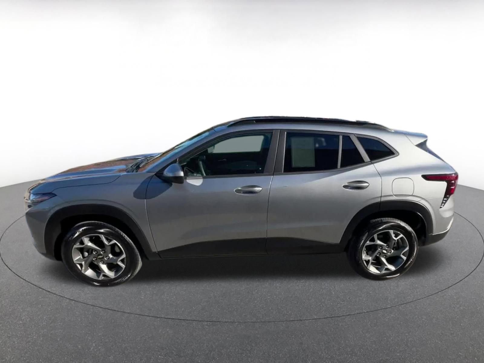 Thumbnail: 2025 Chevrolet Trax - 9