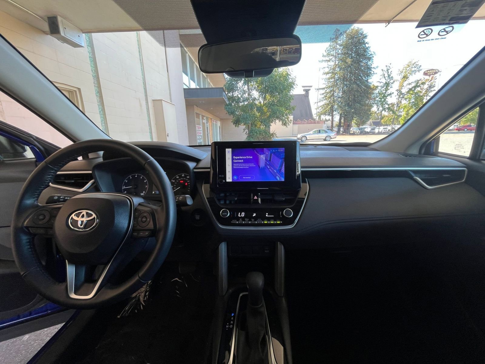 Thumbnail: 2025 Toyota Corolla Cross - 31