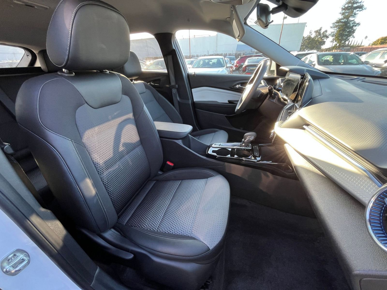 Thumbnail: 2025 Chevrolet Trax - 34