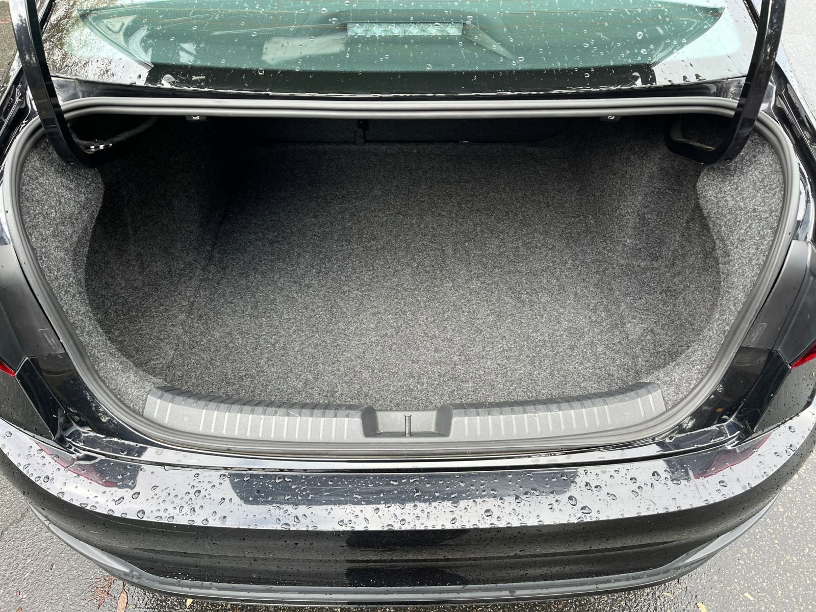 Thumbnail: 2025 Volkswagen Jetta - 32