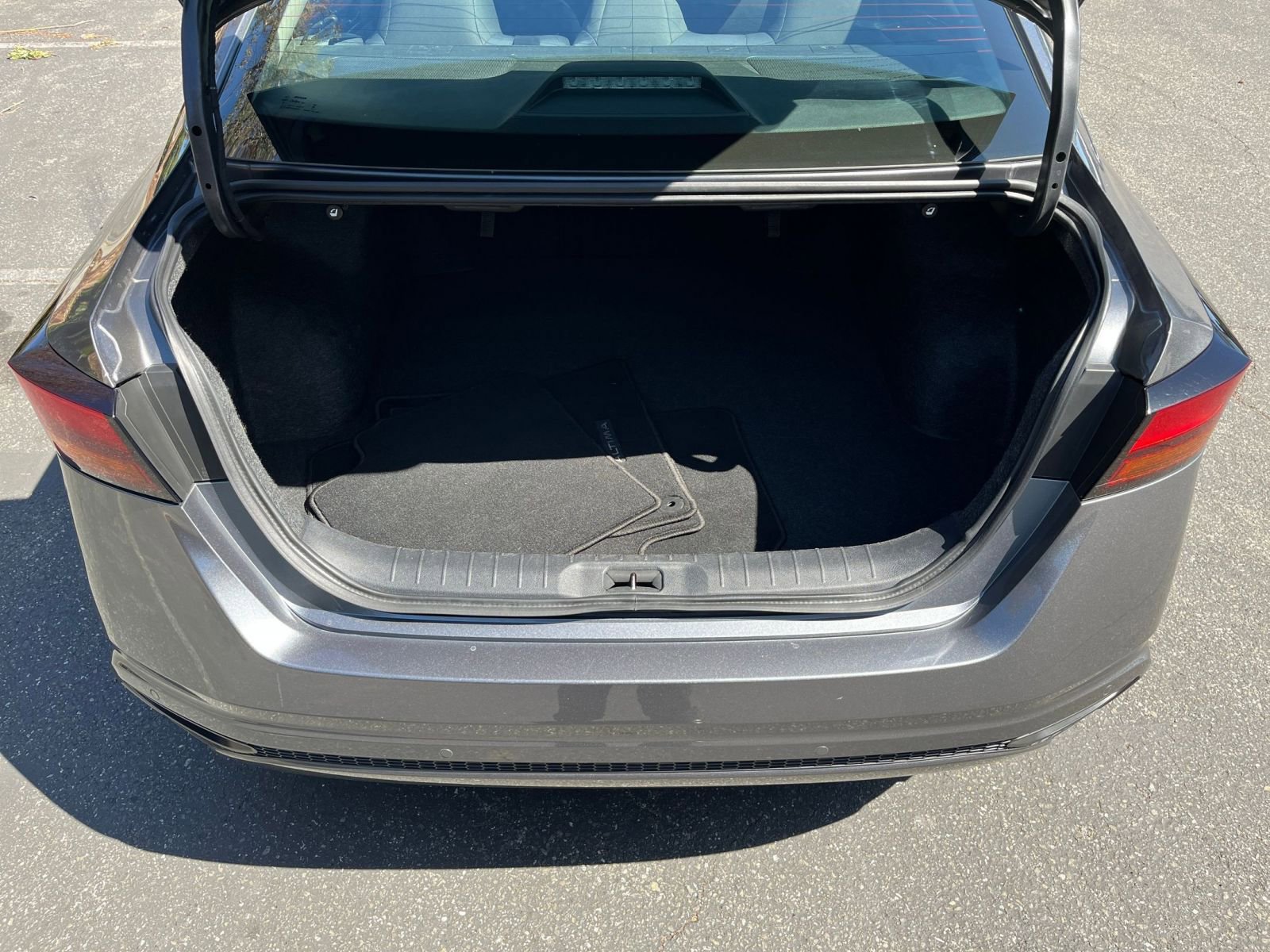 Thumbnail: 2025 Nissan Altima - 31
