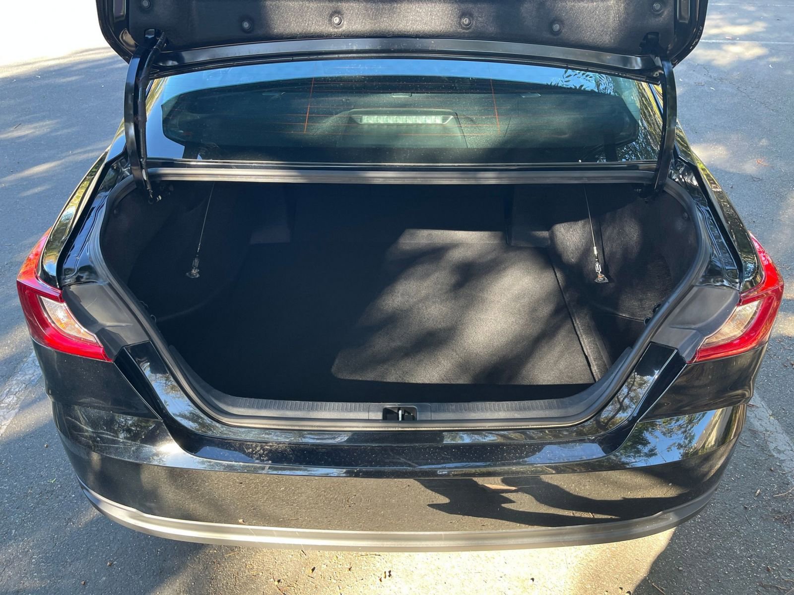 Thumbnail: 2025 Toyota Camry - 30