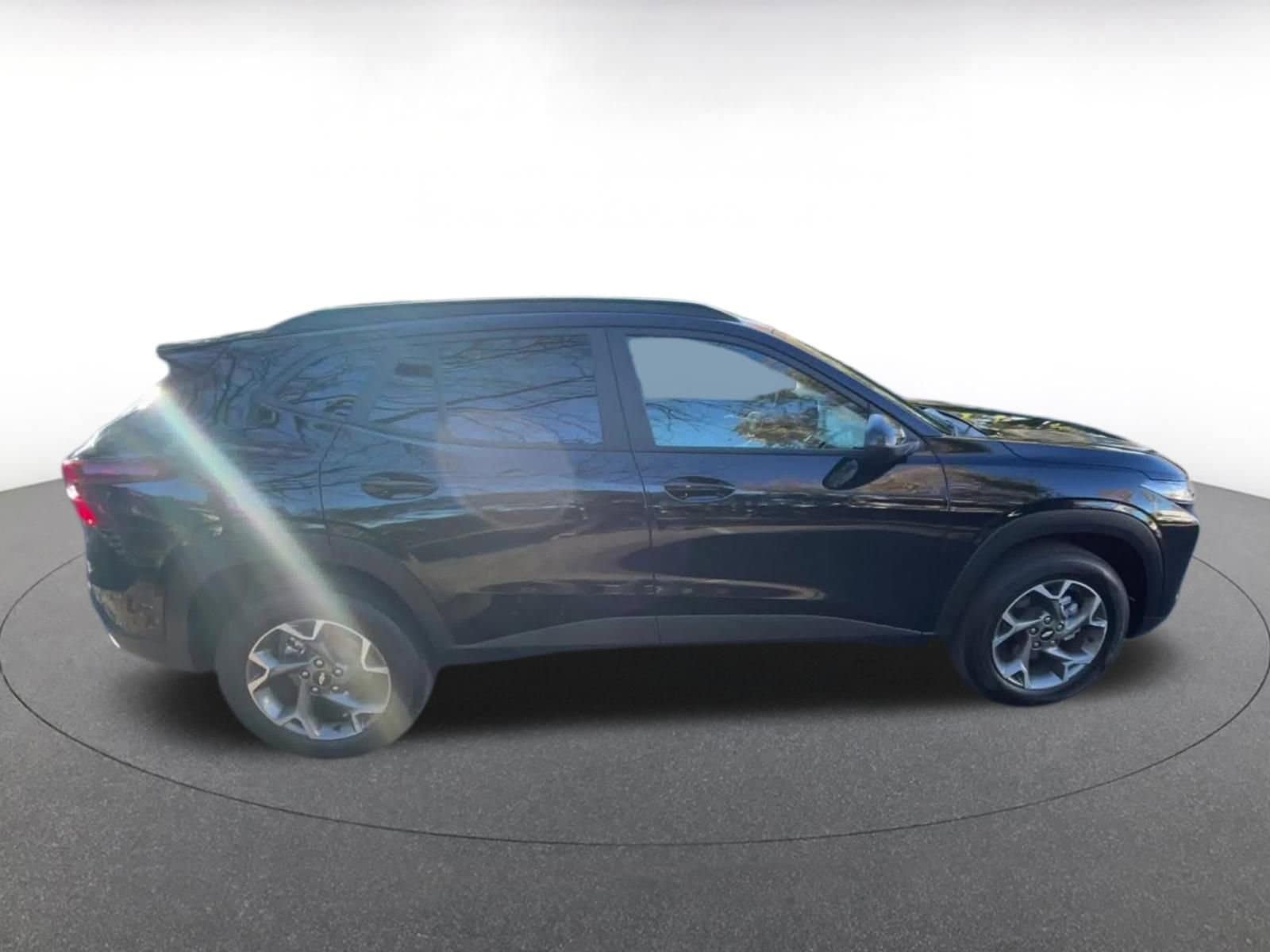 Thumbnail: 2025 Chevrolet Trax - 16