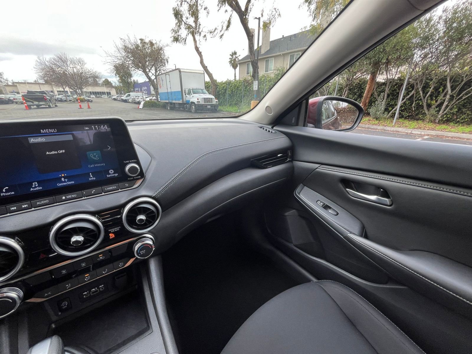 Thumbnail: 2025 Nissan Sentra - 33