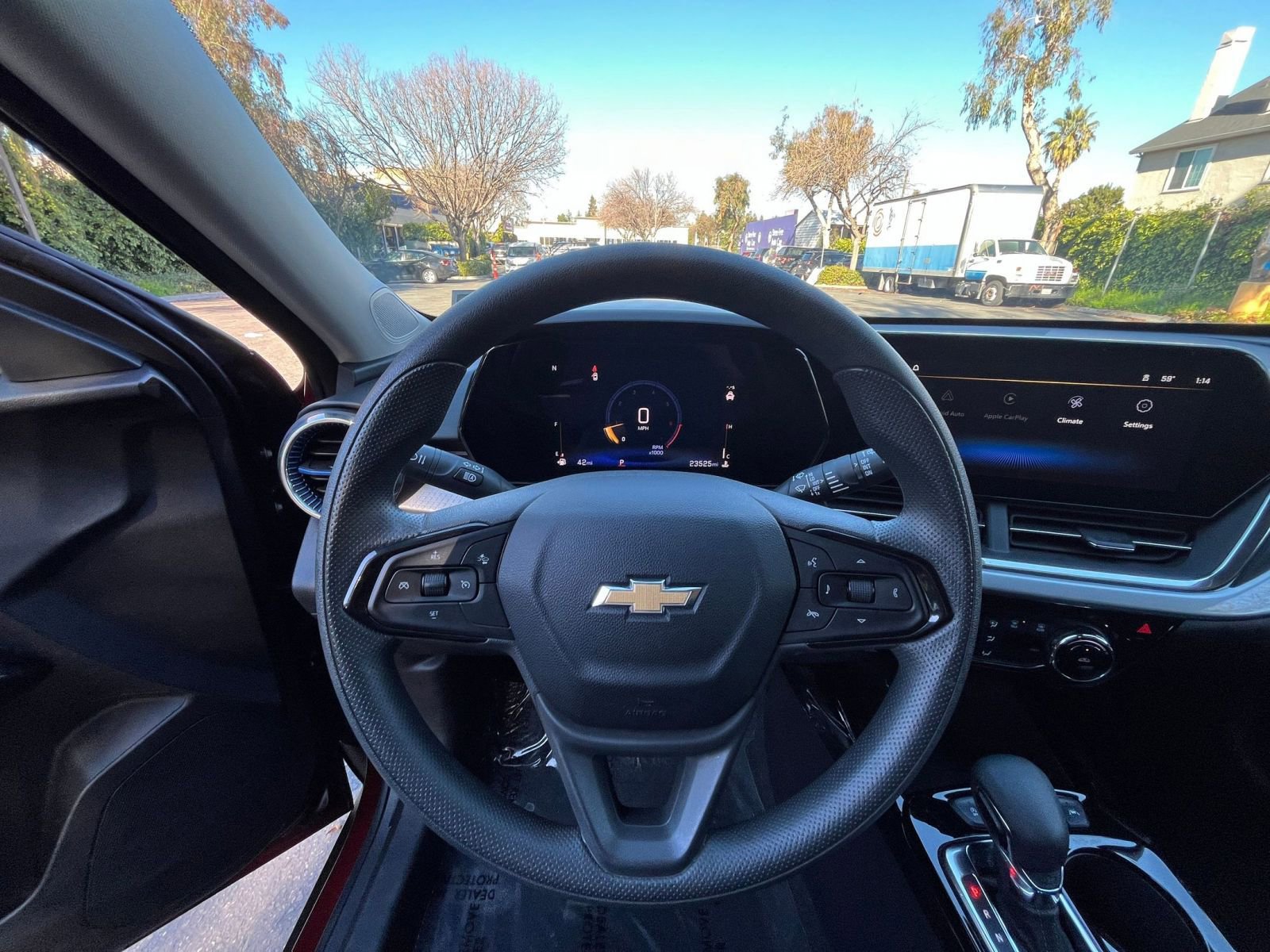 Thumbnail: 2025 Chevrolet Trax - 32