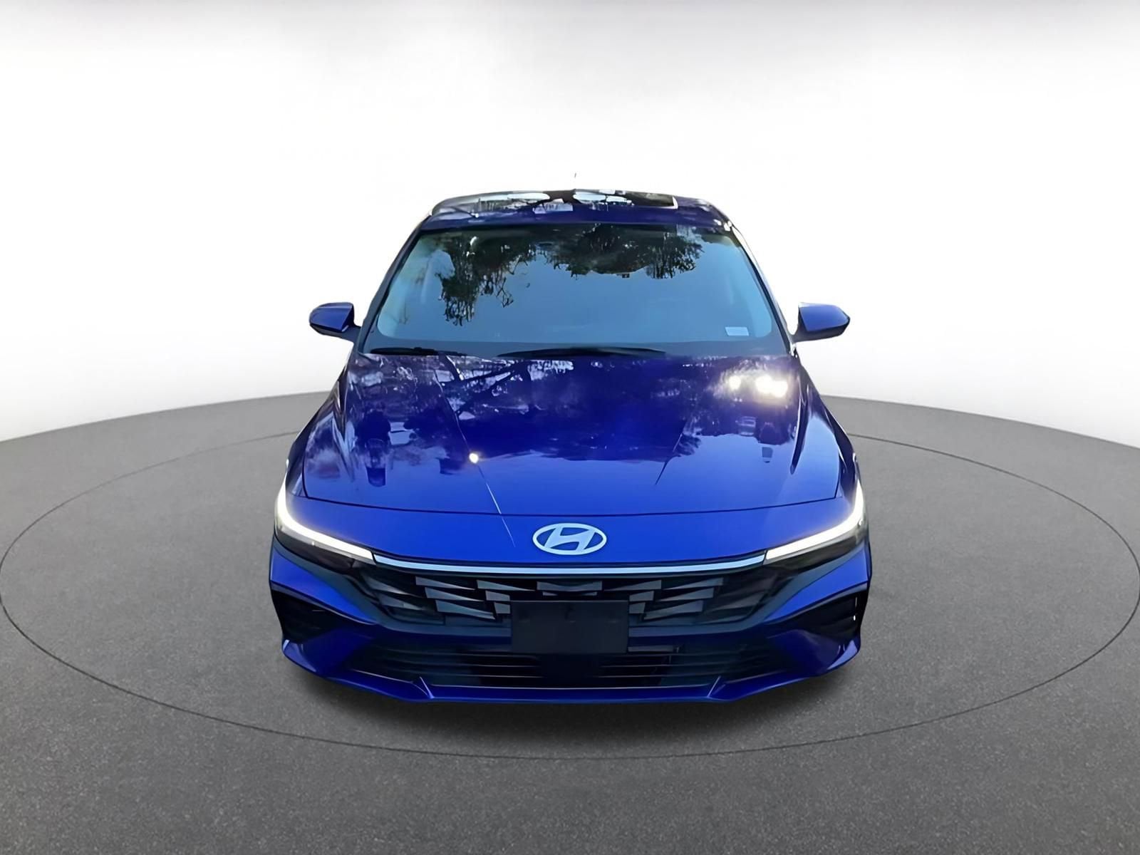 Thumbnail: 2025 Hyundai Elantra - 4