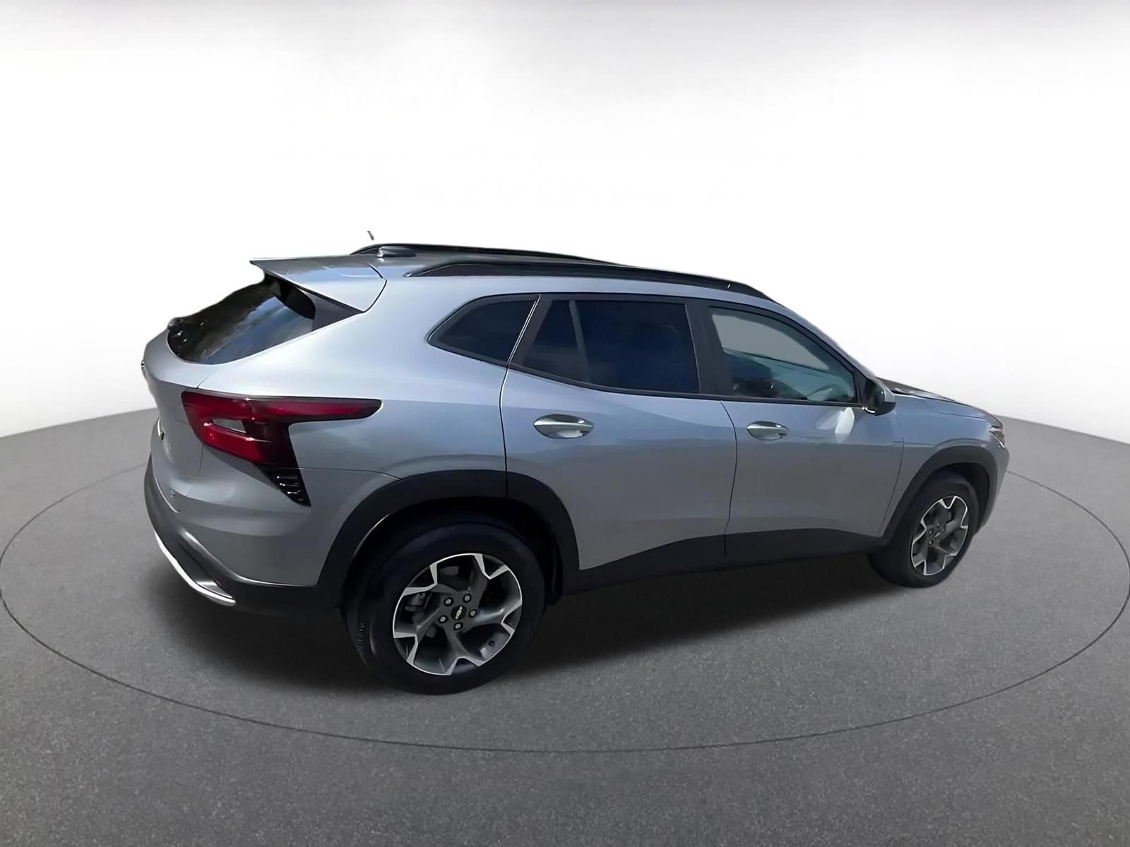 Thumbnail: 2025 Chevrolet Trax - 15