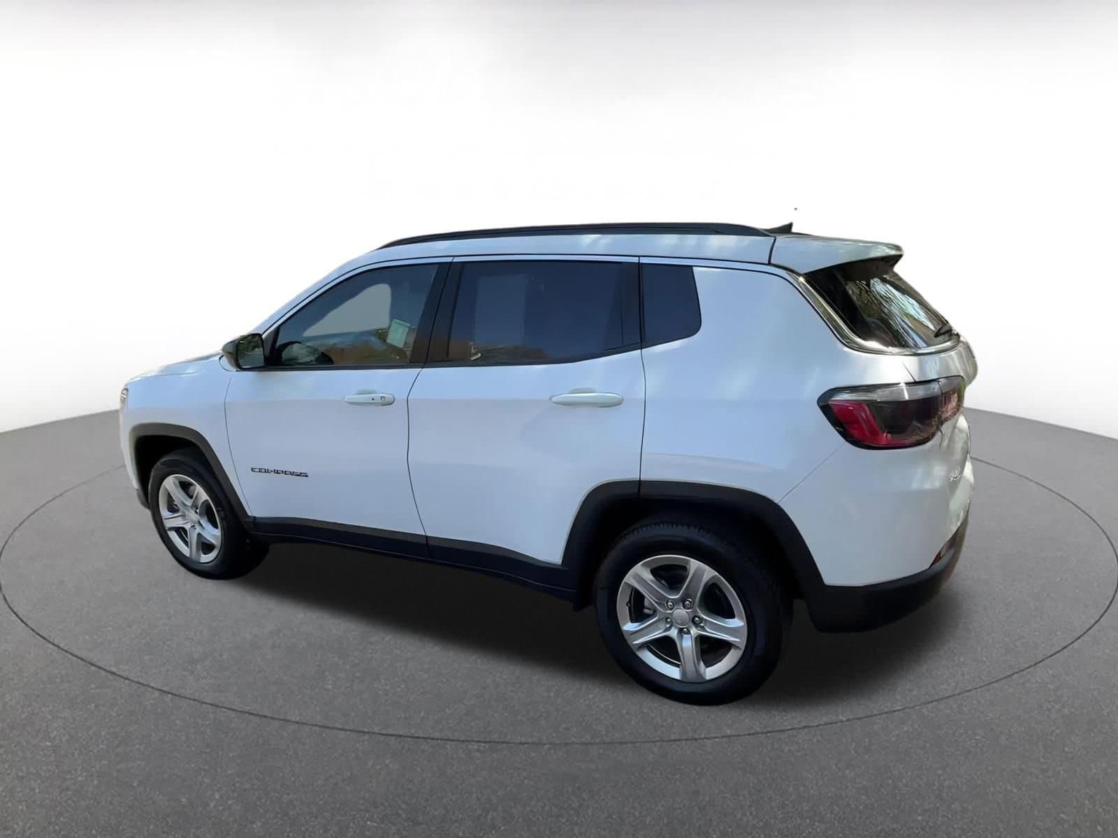 2023 Jeep Compass Latitude 8