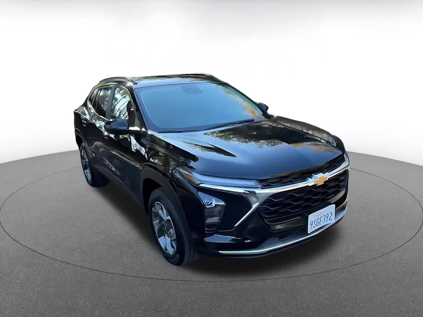 Thumbnail: 2025 Chevrolet Trax - 3