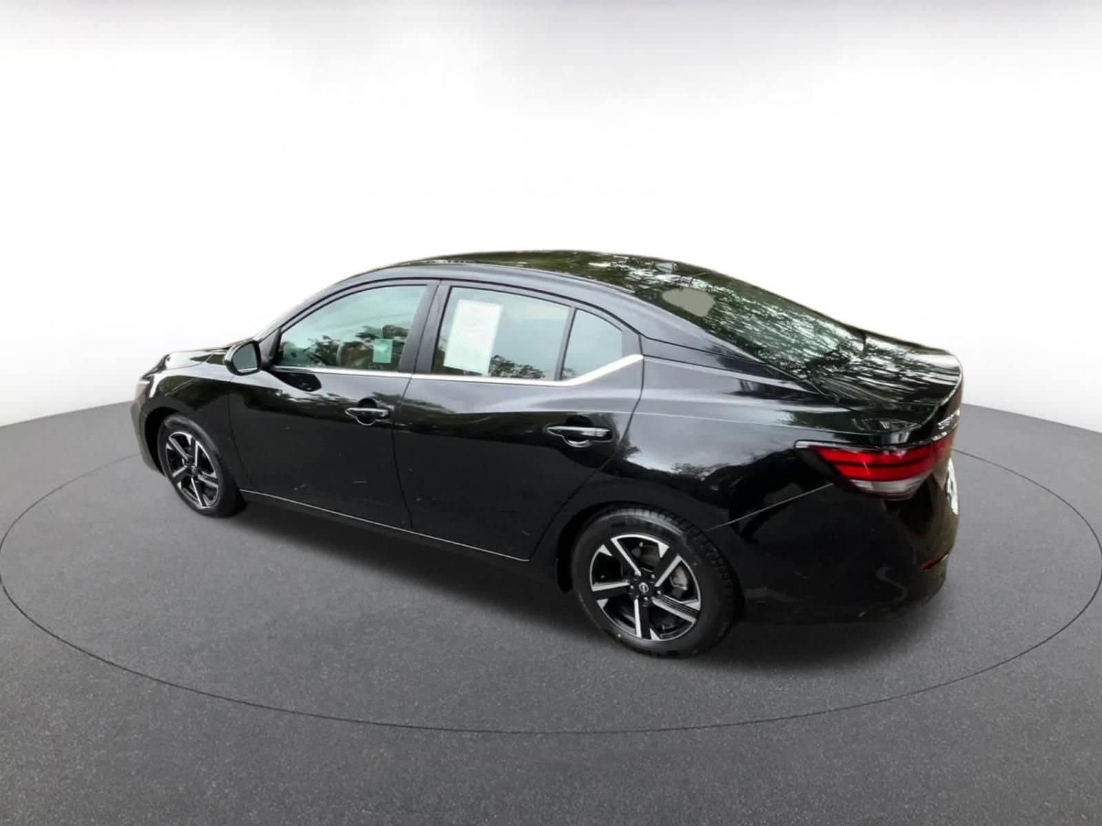 Thumbnail: 2024 Nissan Sentra - 10