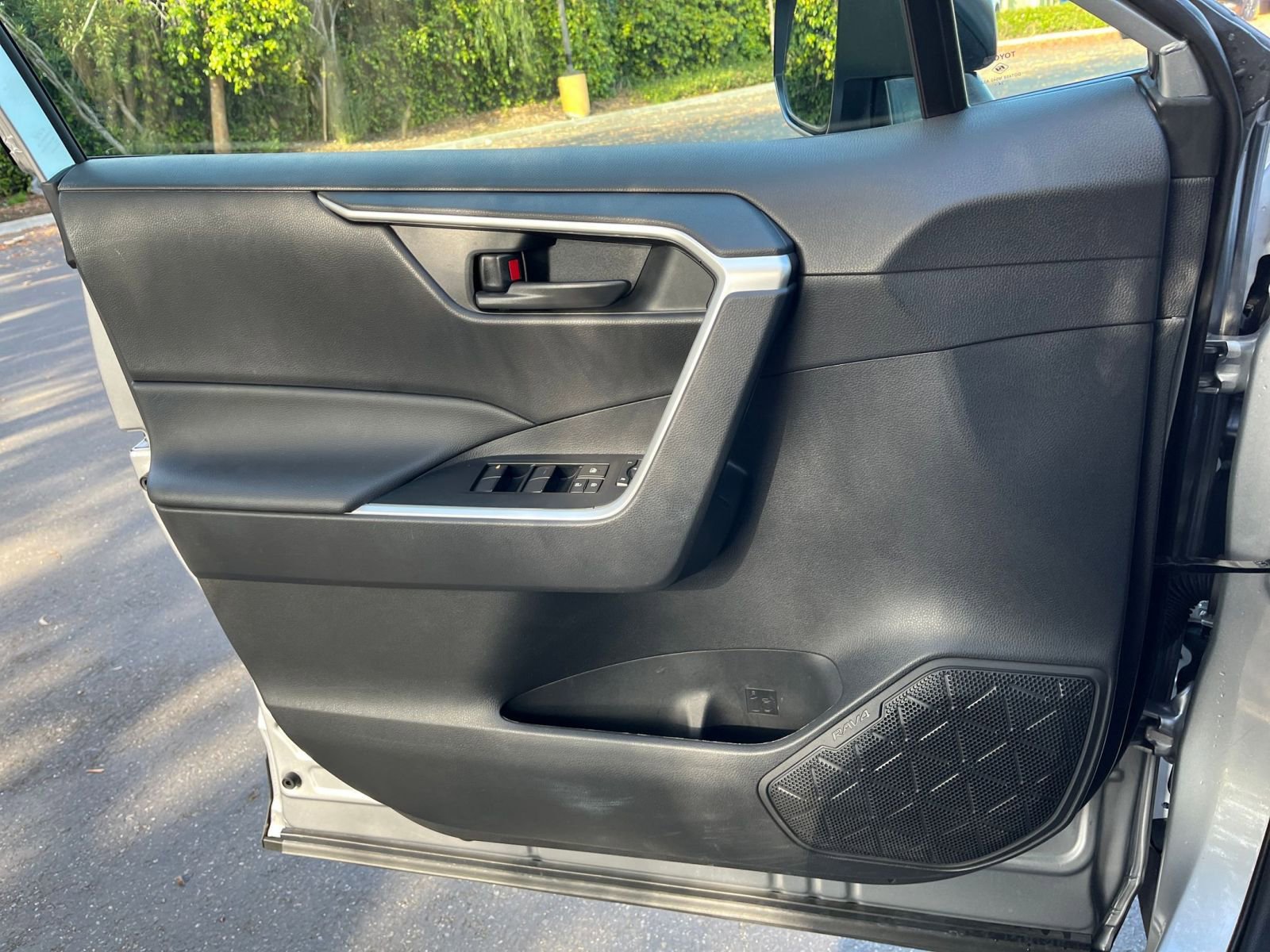 Thumbnail: 2025 Toyota RAV4 - 20