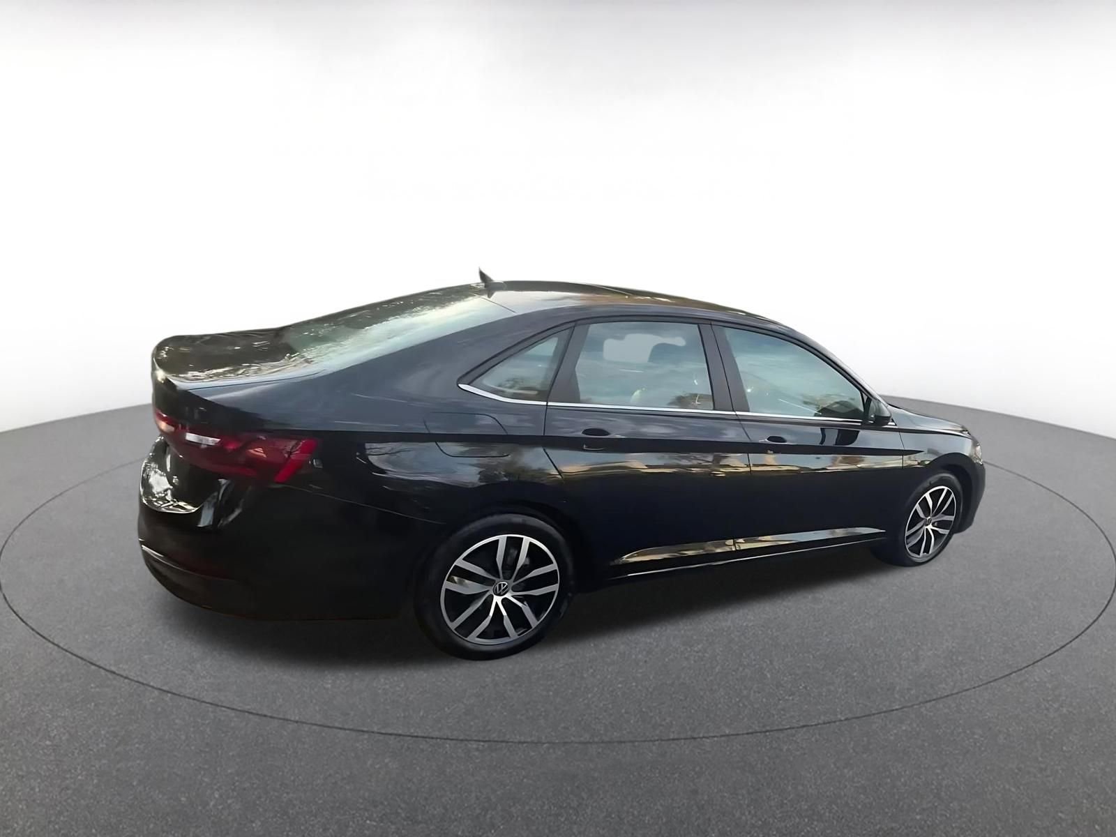 Thumbnail: 2025 Volkswagen Jetta - 15