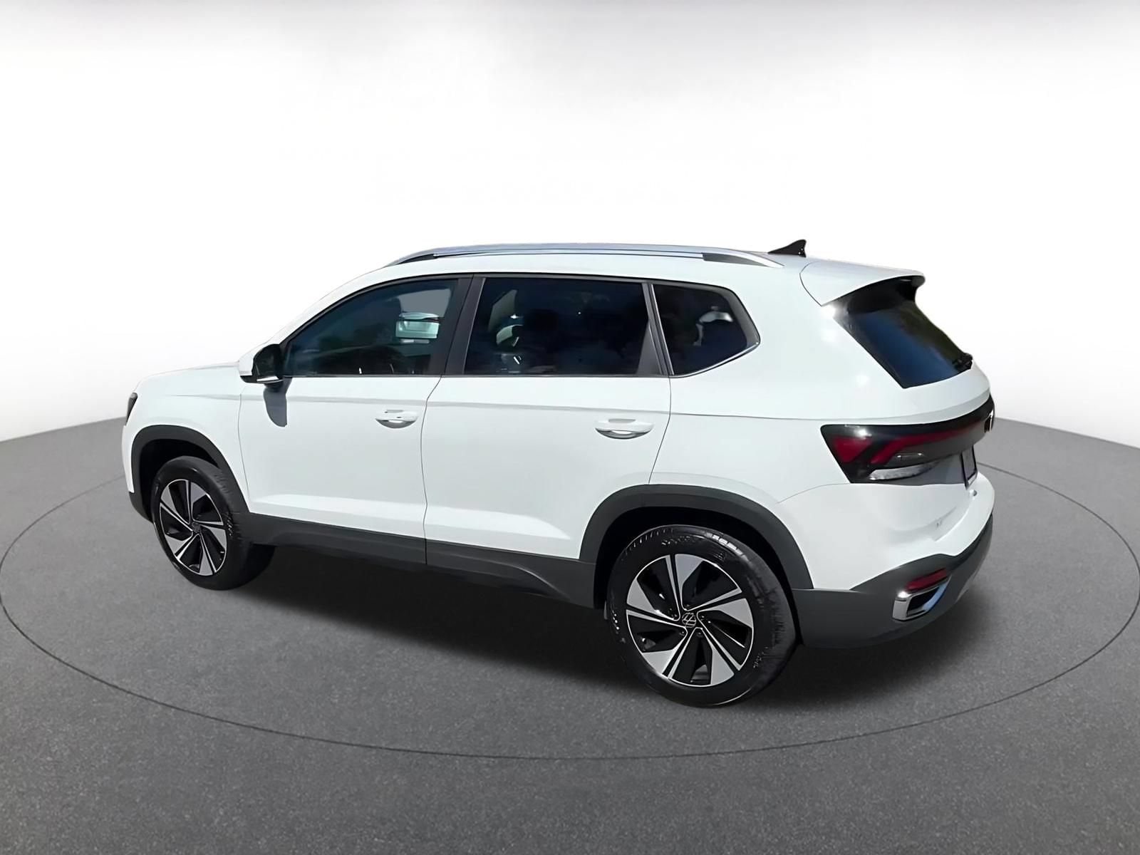 Thumbnail: 2026 Volkswagen Taos - 10