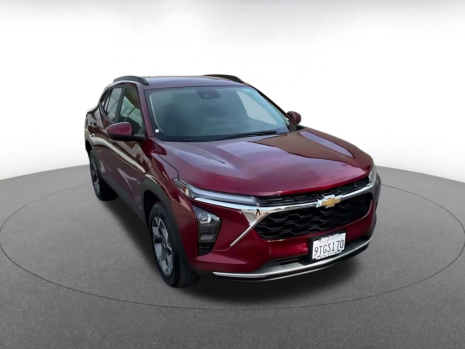 Thumbnail: 2025 Chevrolet Trax - 3