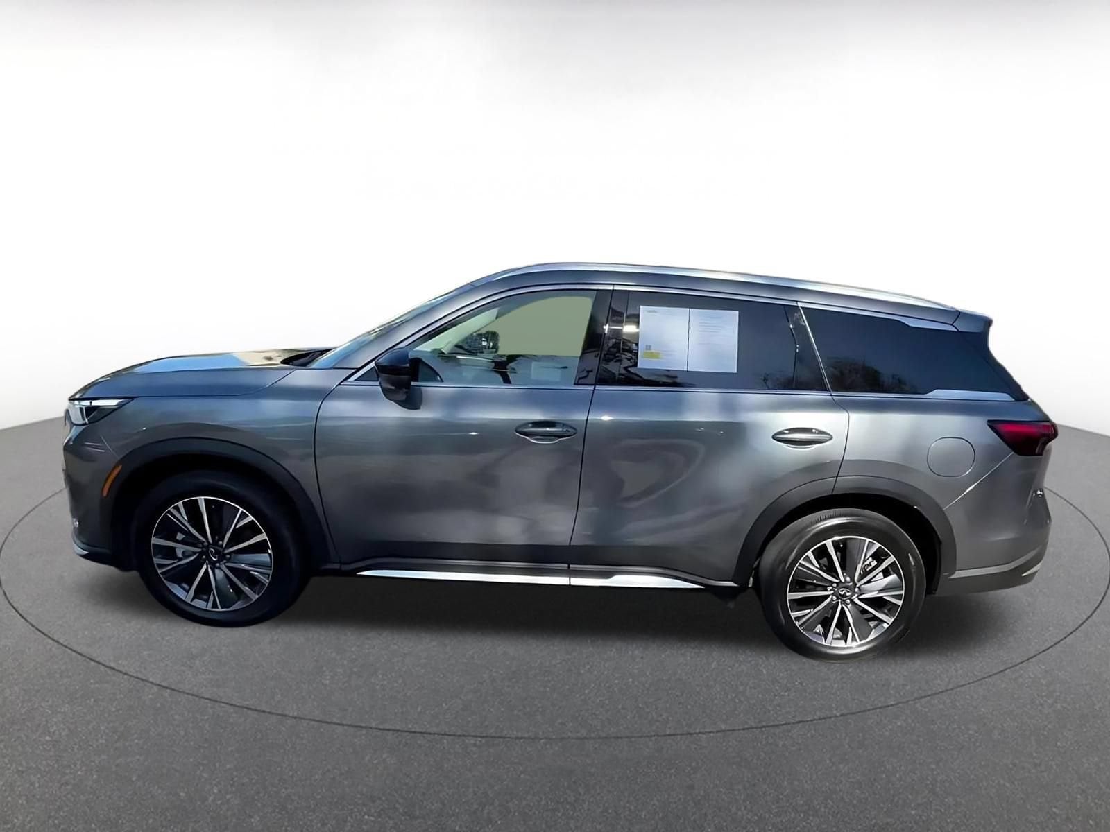 Thumbnail: 2026 INFINITI QX60 - 9