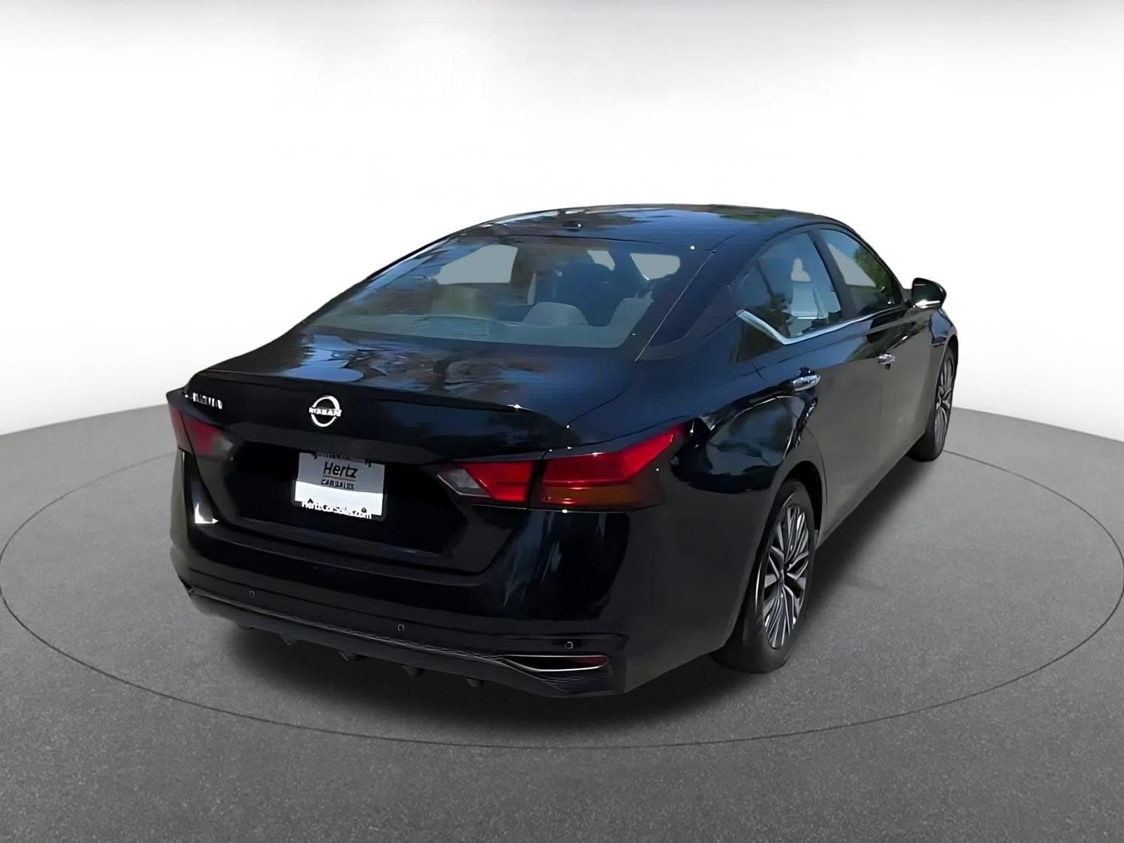 Thumbnail: 2025 Nissan Altima - 12