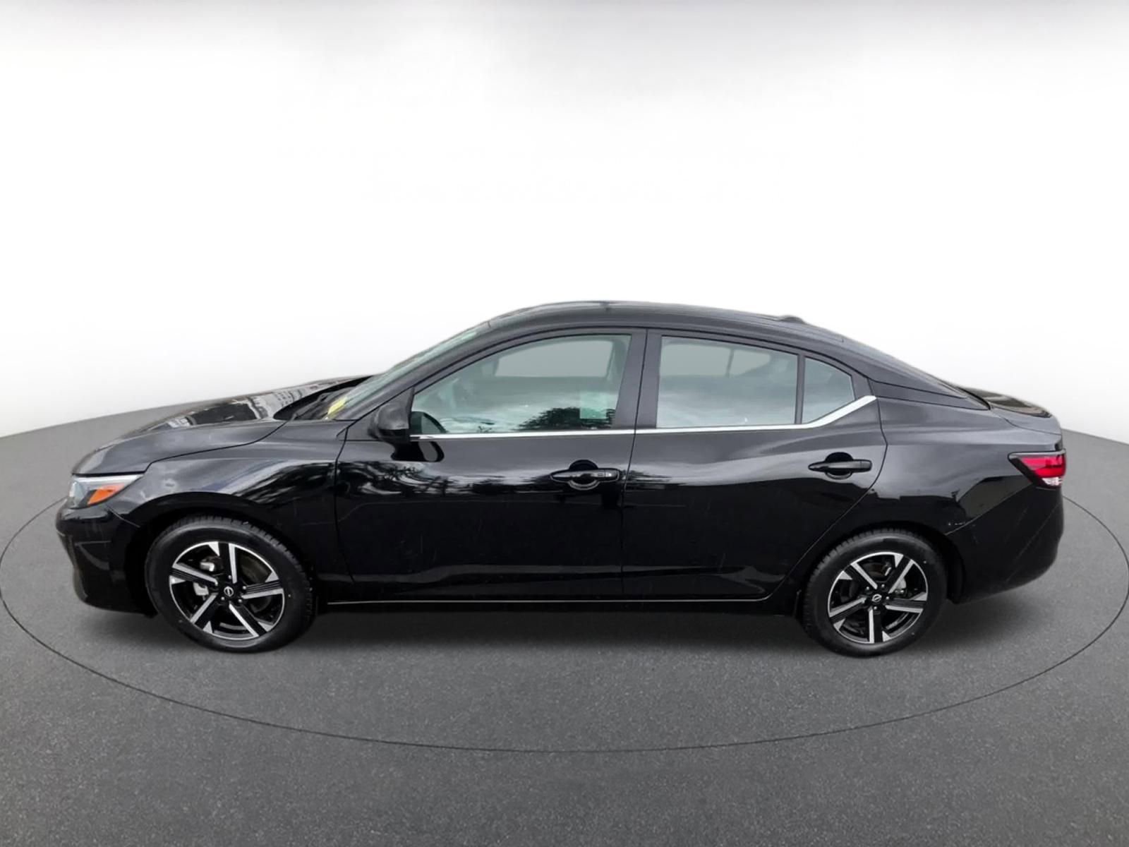 Thumbnail: 2024 Nissan Sentra - 9